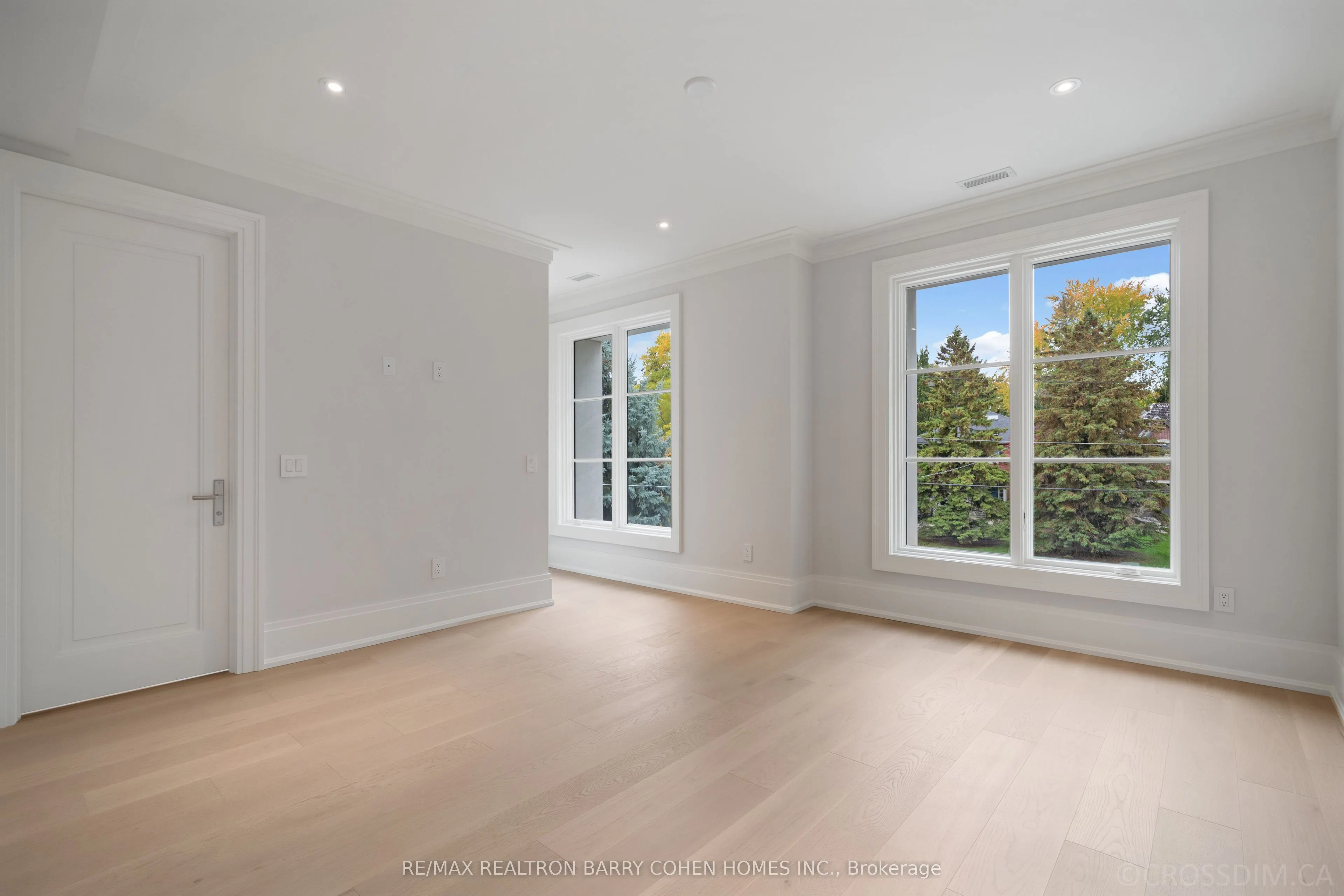 117 Yonge Boulevard