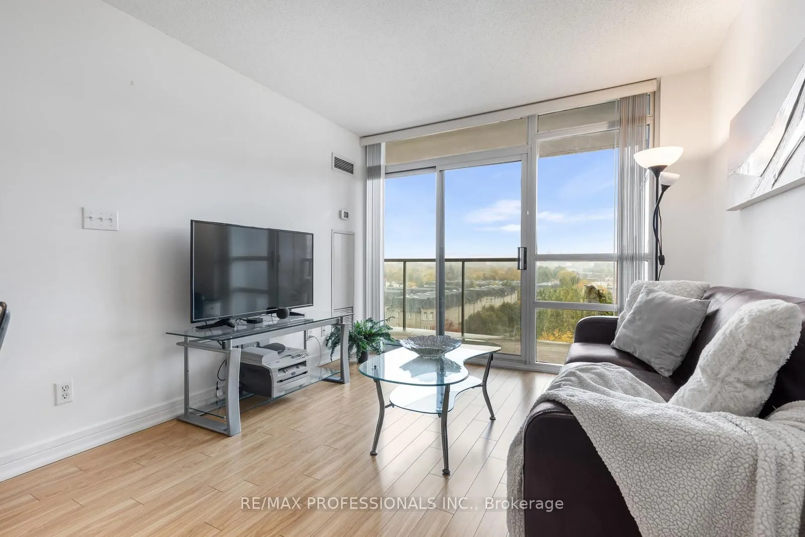 18 Harrison Garden Boulevard #706