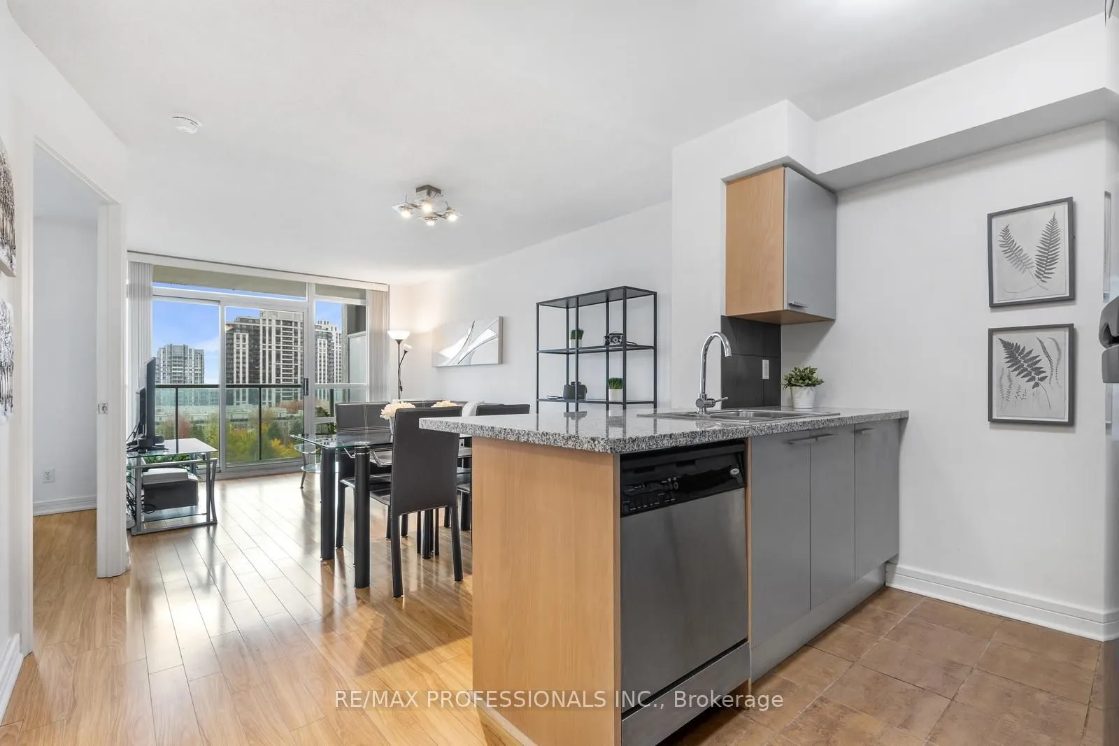 18 Harrison Garden Boulevard #706