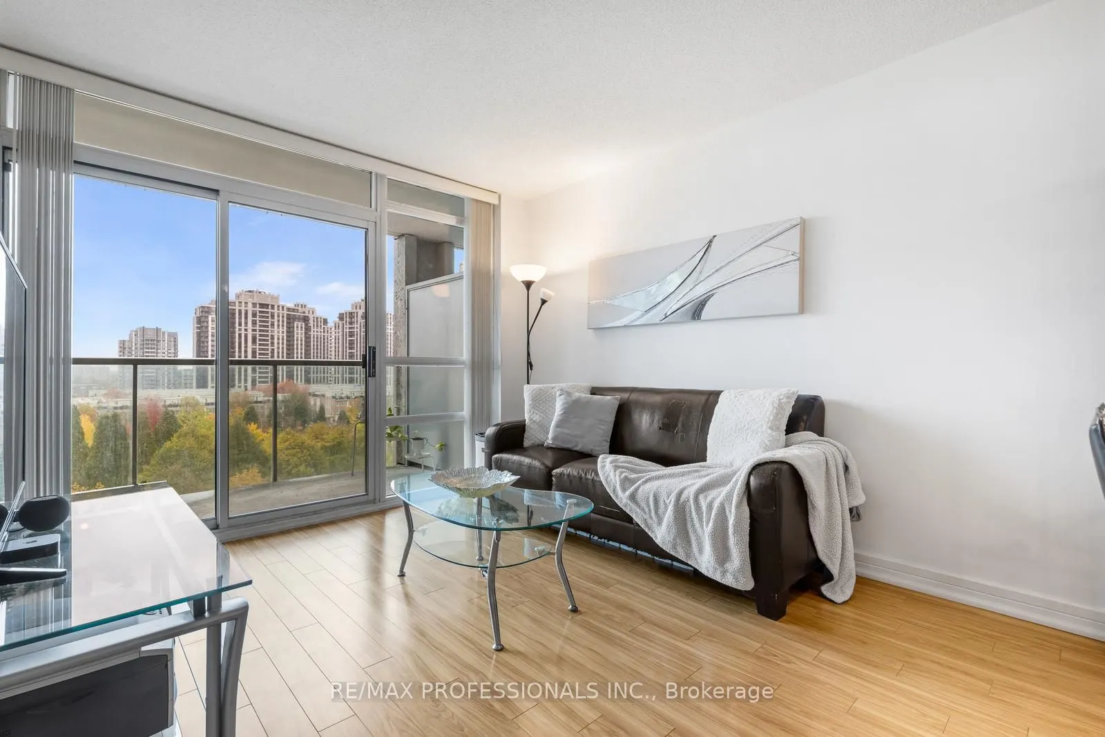 18 Harrison Garden Boulevard #706