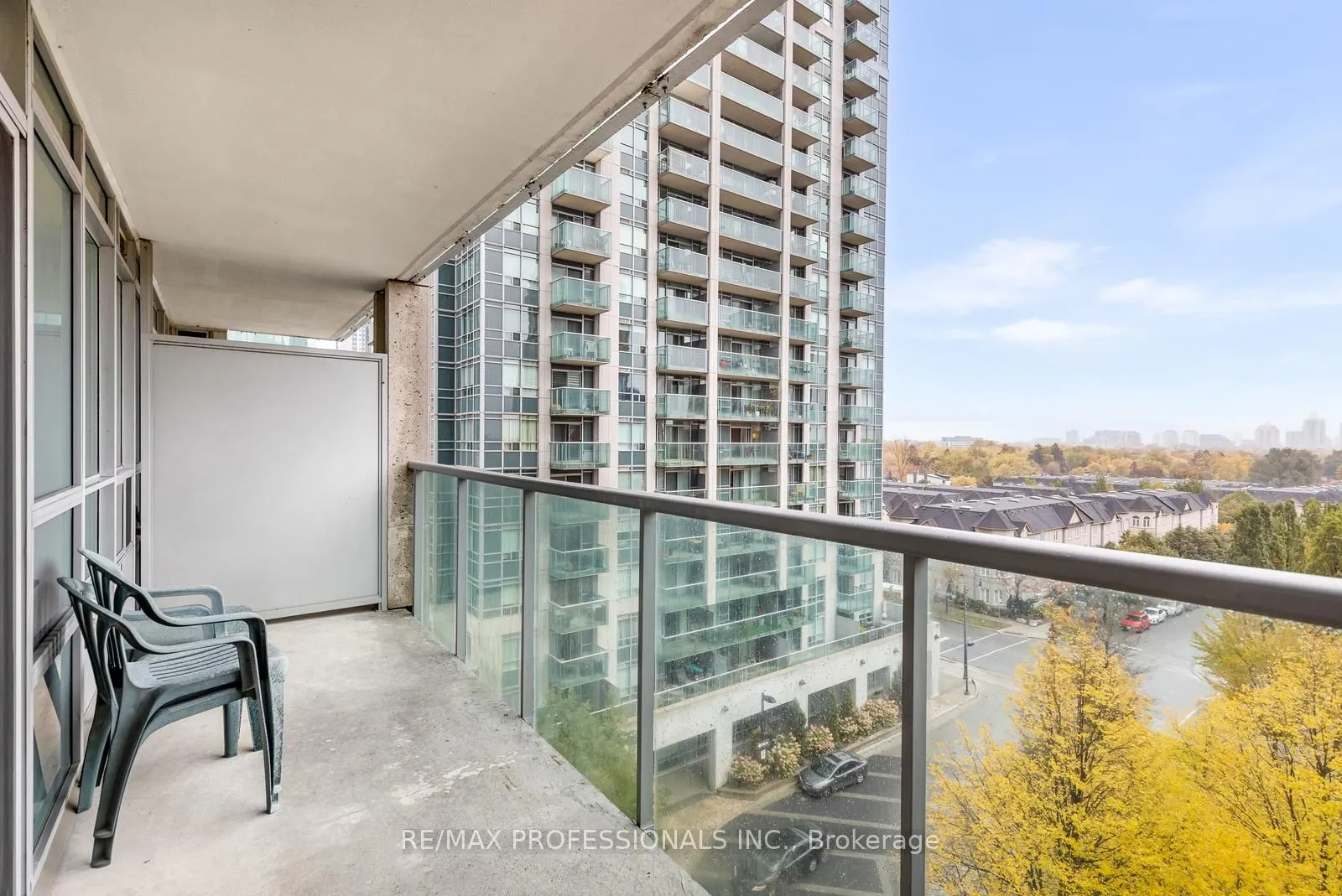 18 Harrison Garden Boulevard #706