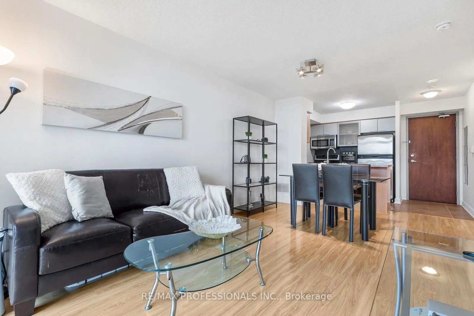 18 Harrison Garden Boulevard #706