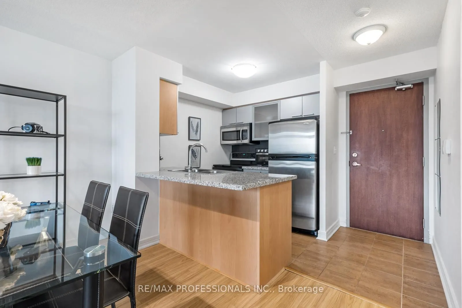 18 Harrison Garden Boulevard #706