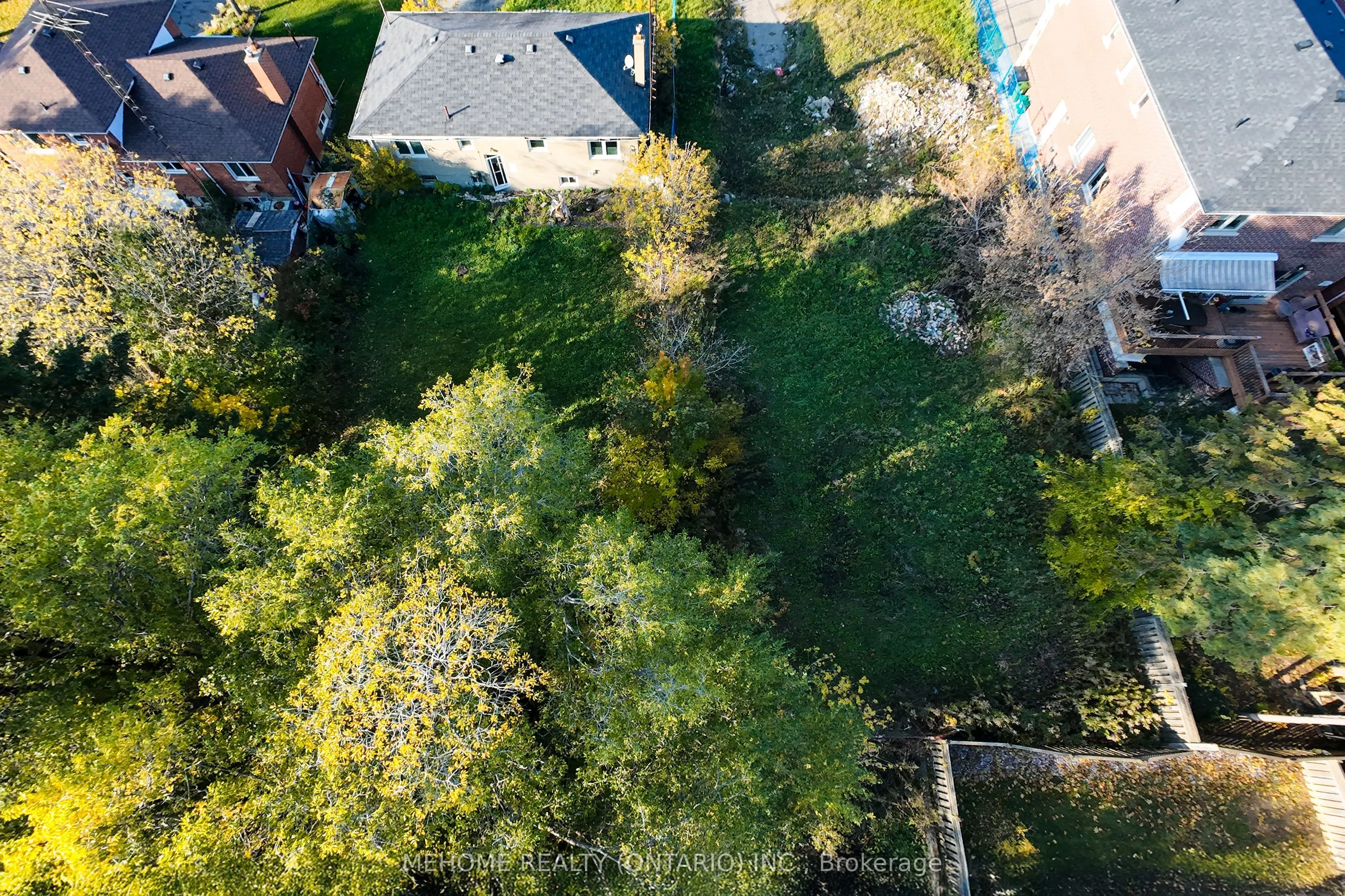 387 Hounslow Avenue