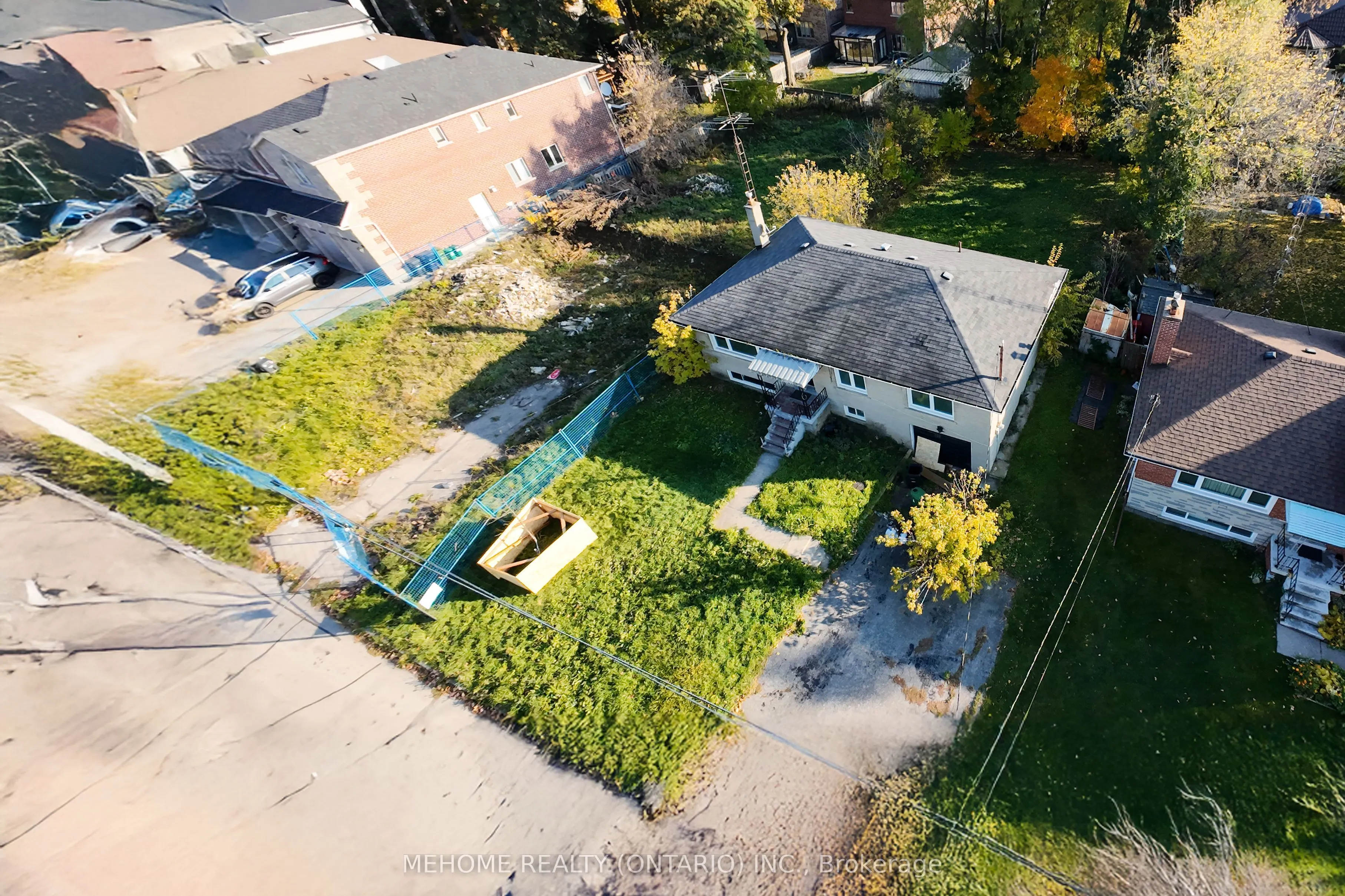 387 Hounslow Avenue