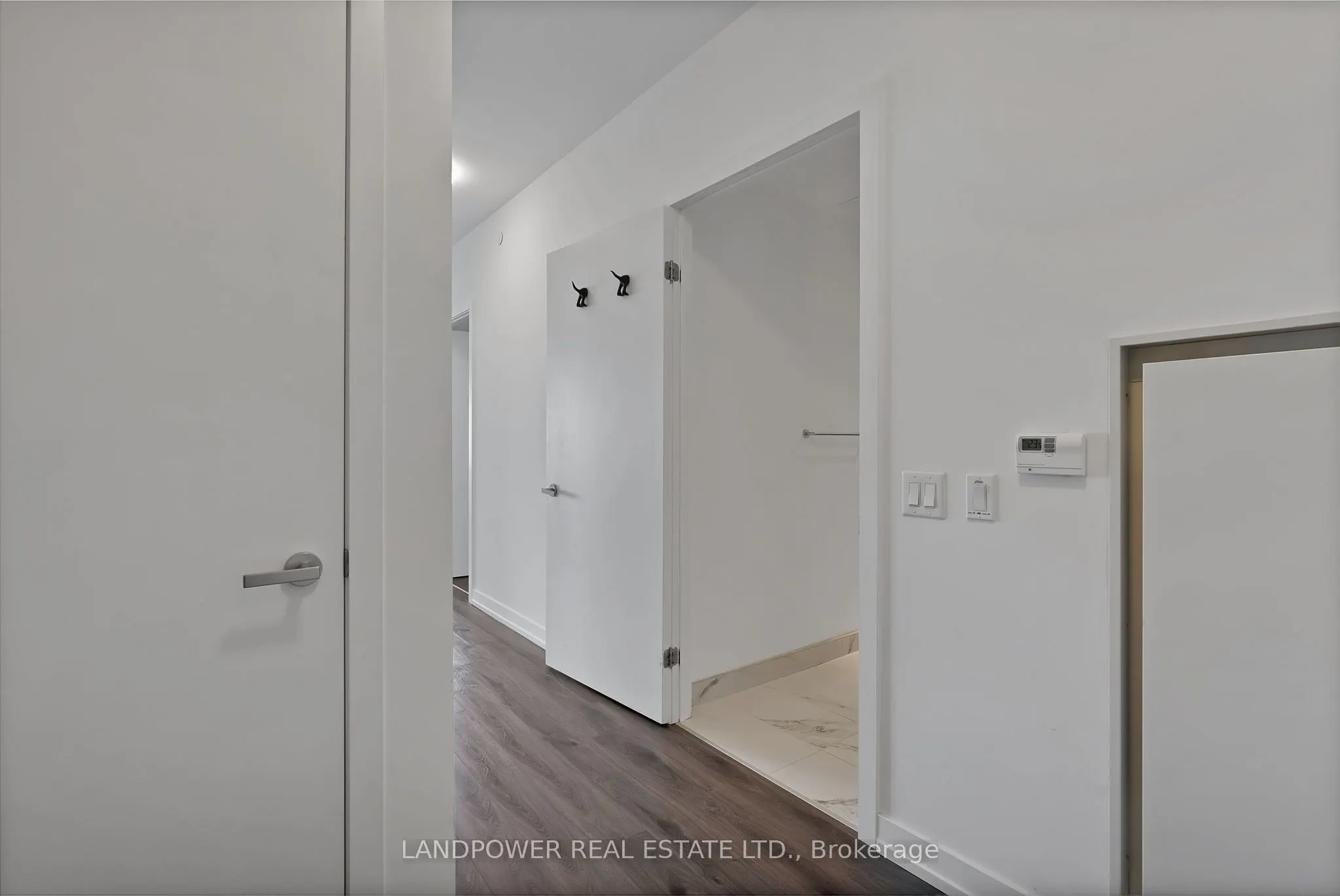77 Shuter Street #2501