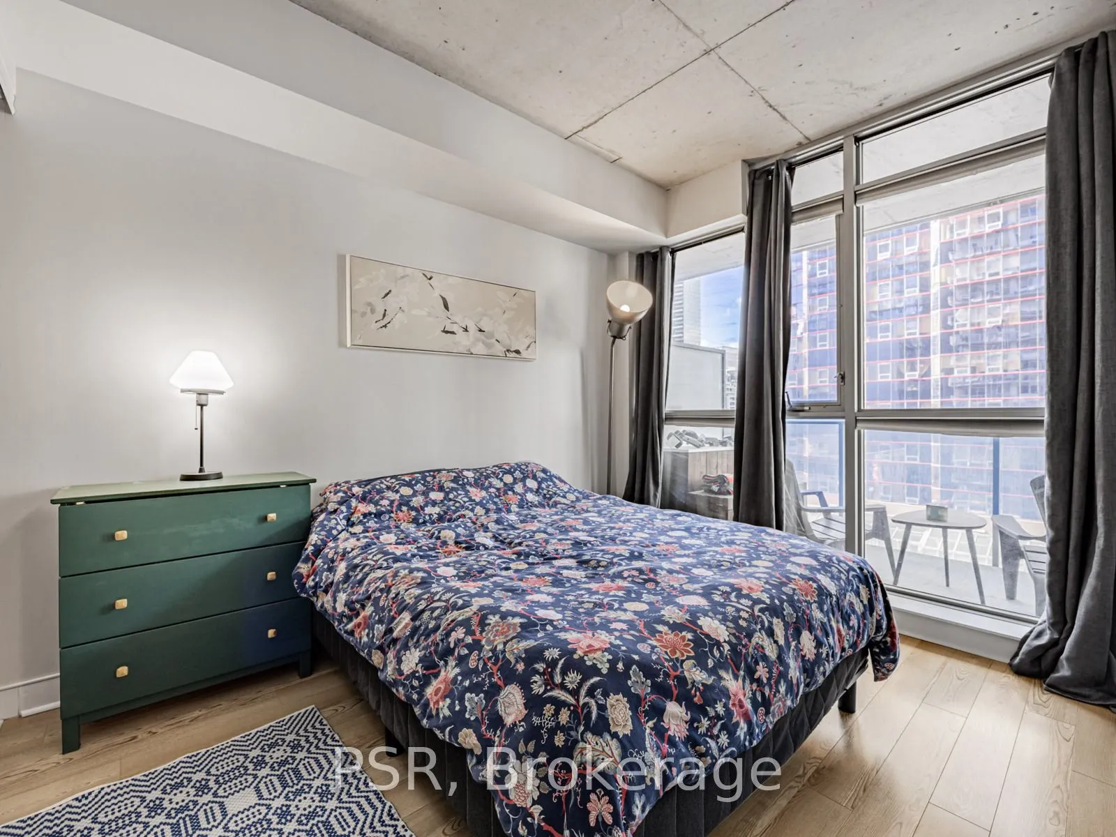 375 King Street W #801