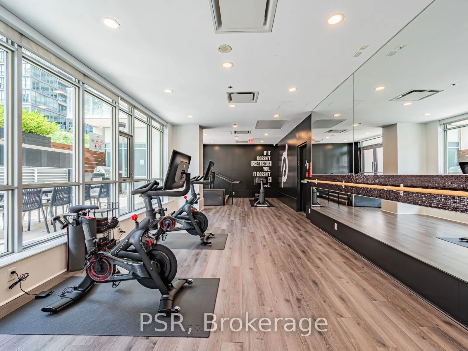 375 King Street W #801