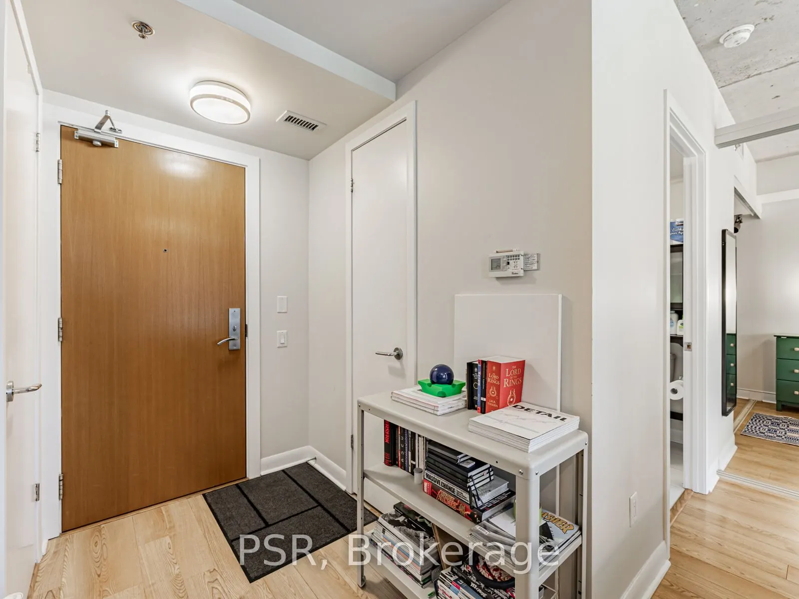 375 King Street W #801