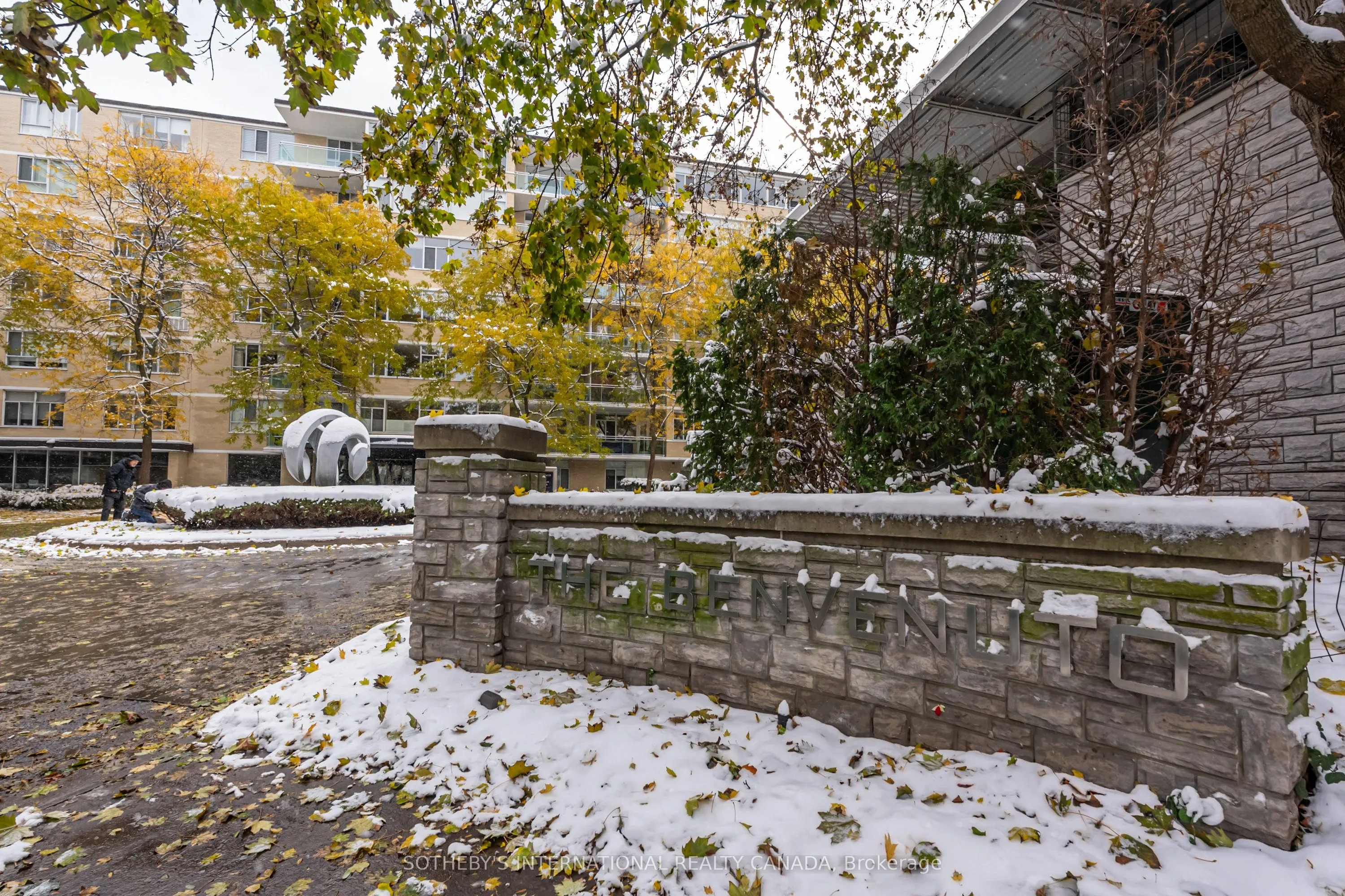 1 Benvenuto Place #320