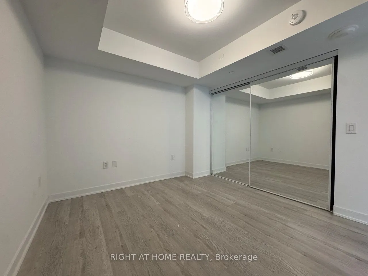 3 Strathgowan Avenue #324