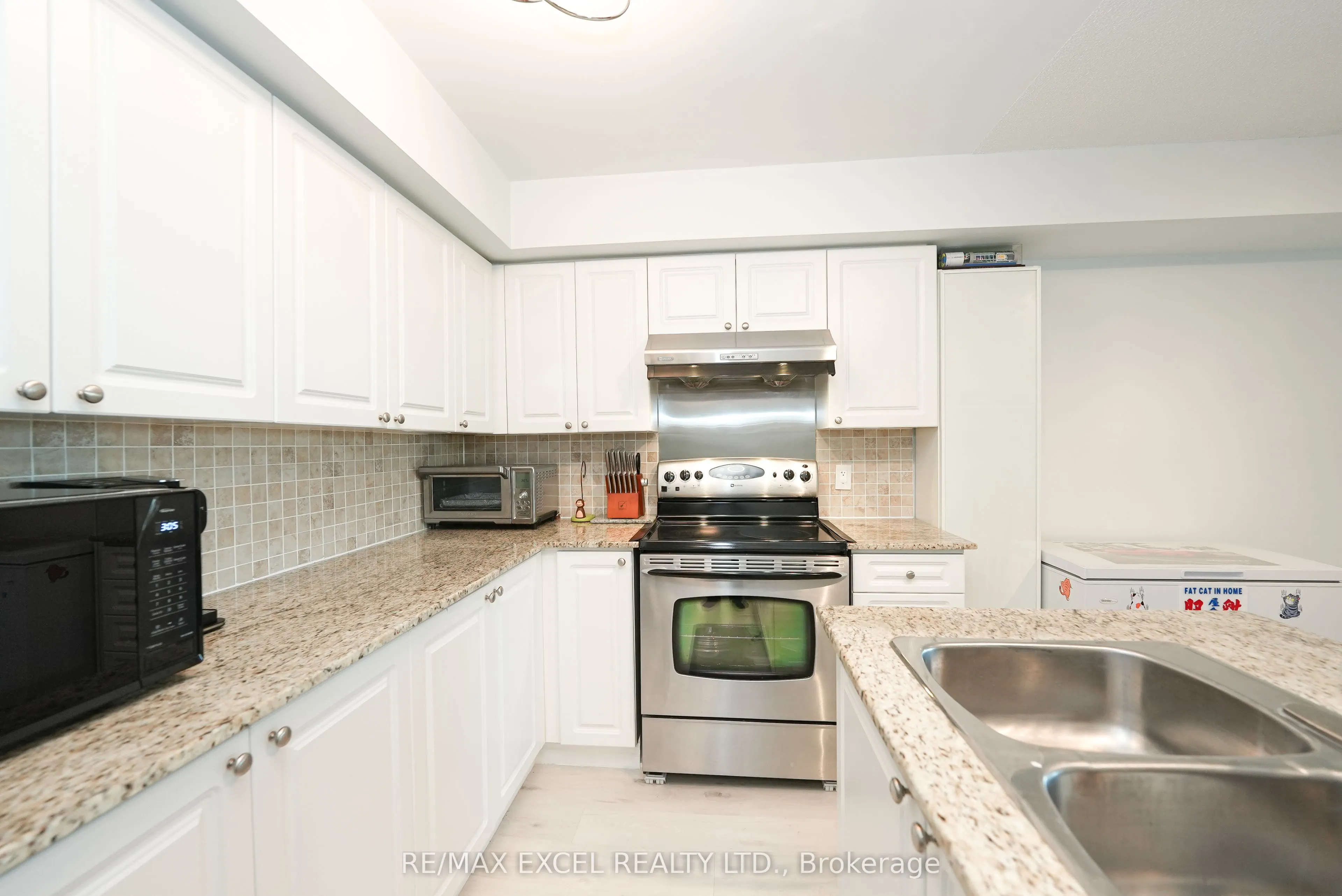 920 Sheppard Avenue W #711