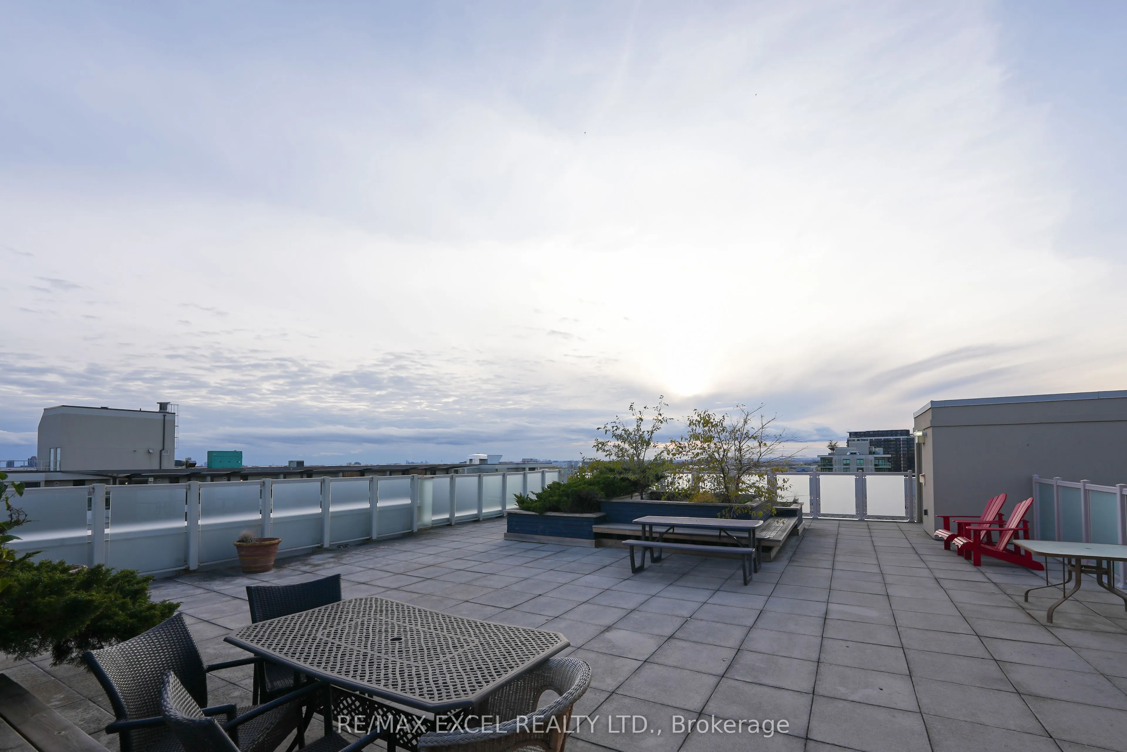 920 Sheppard Avenue W #711