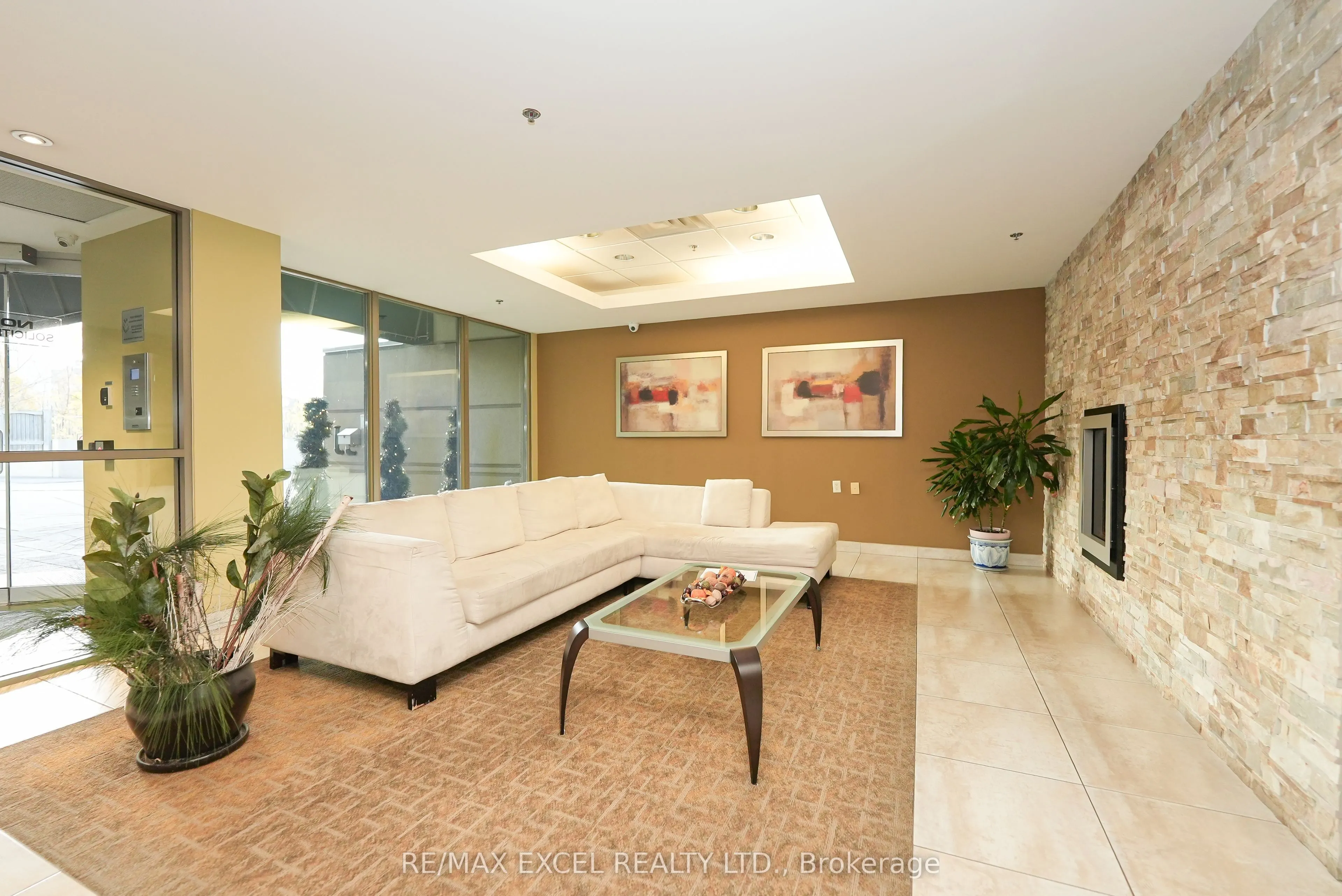 920 Sheppard Avenue W #711