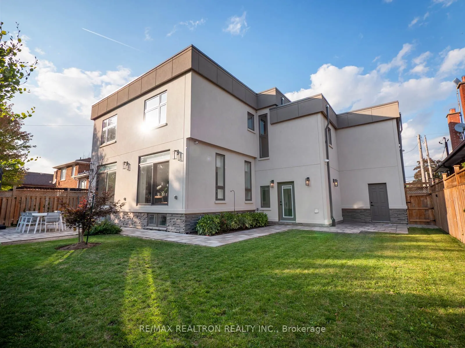 240 Maxwell Street