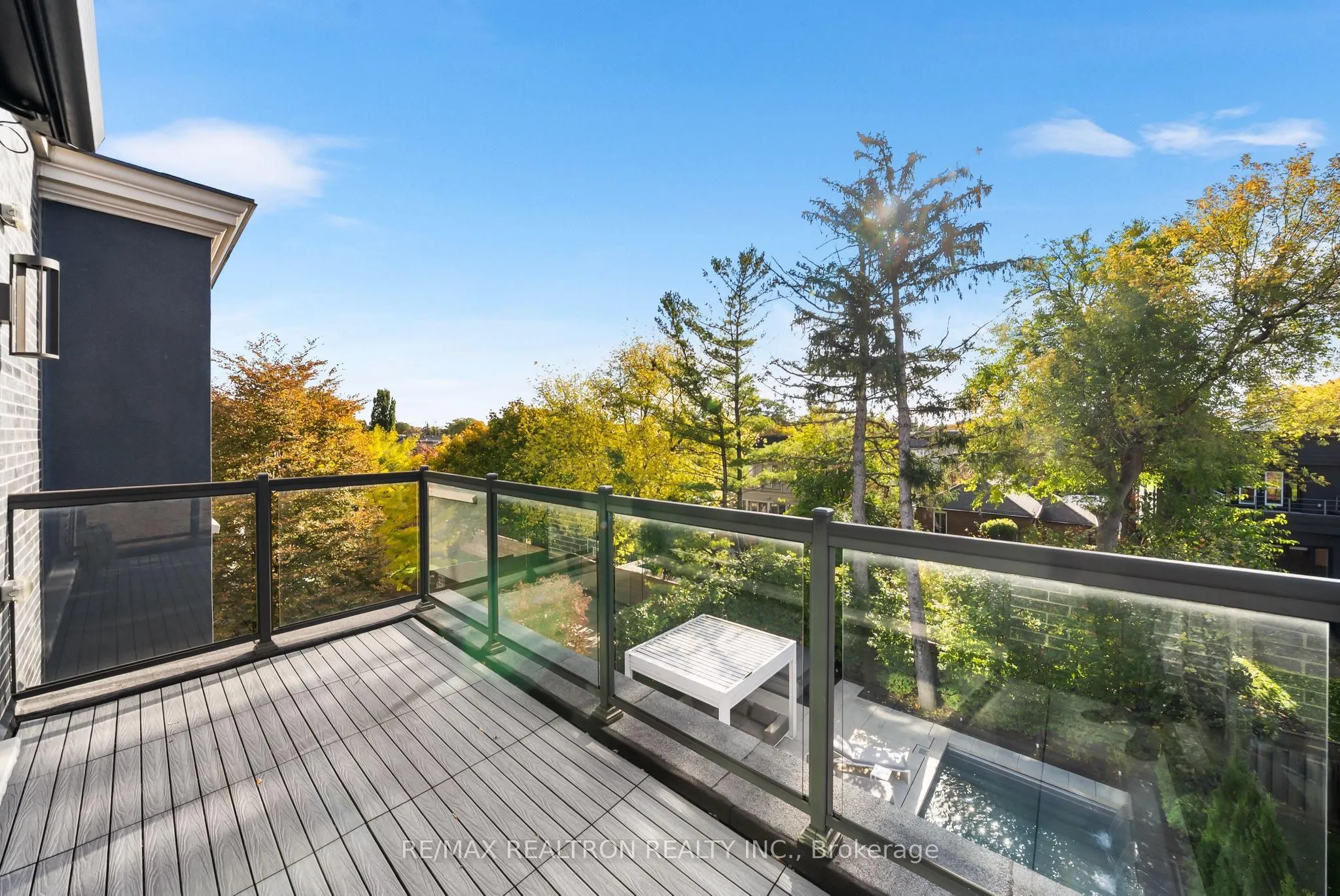 75 Bannockburn Avenue