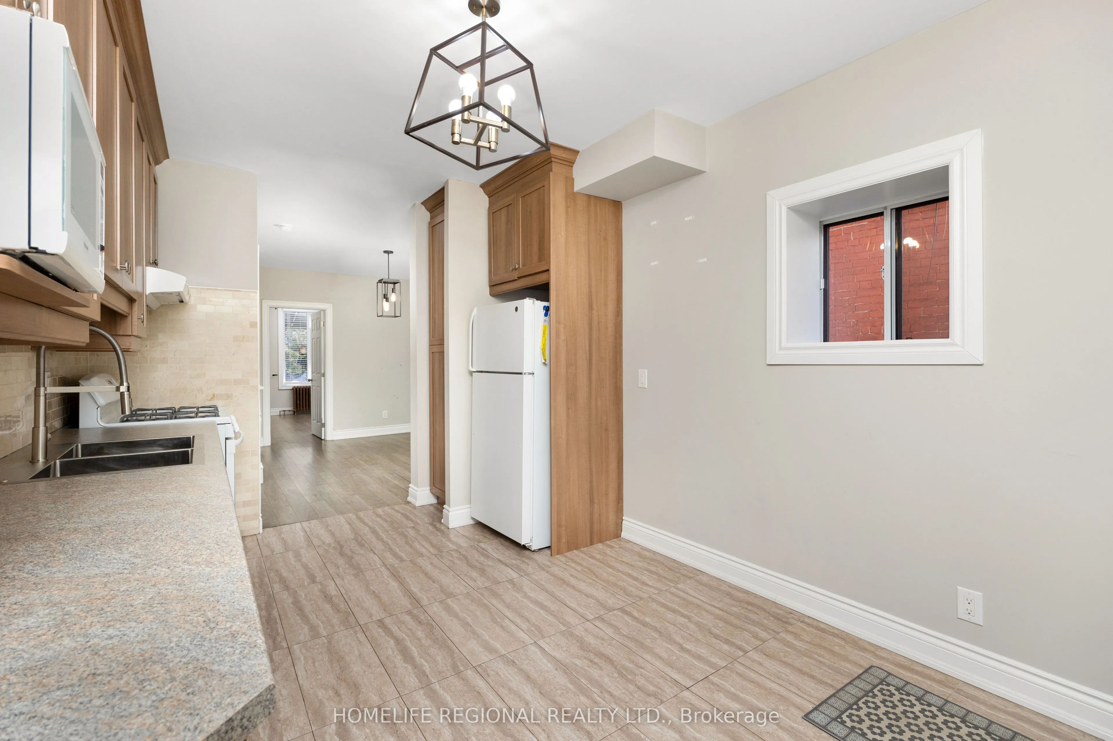 200 Roxton Road
