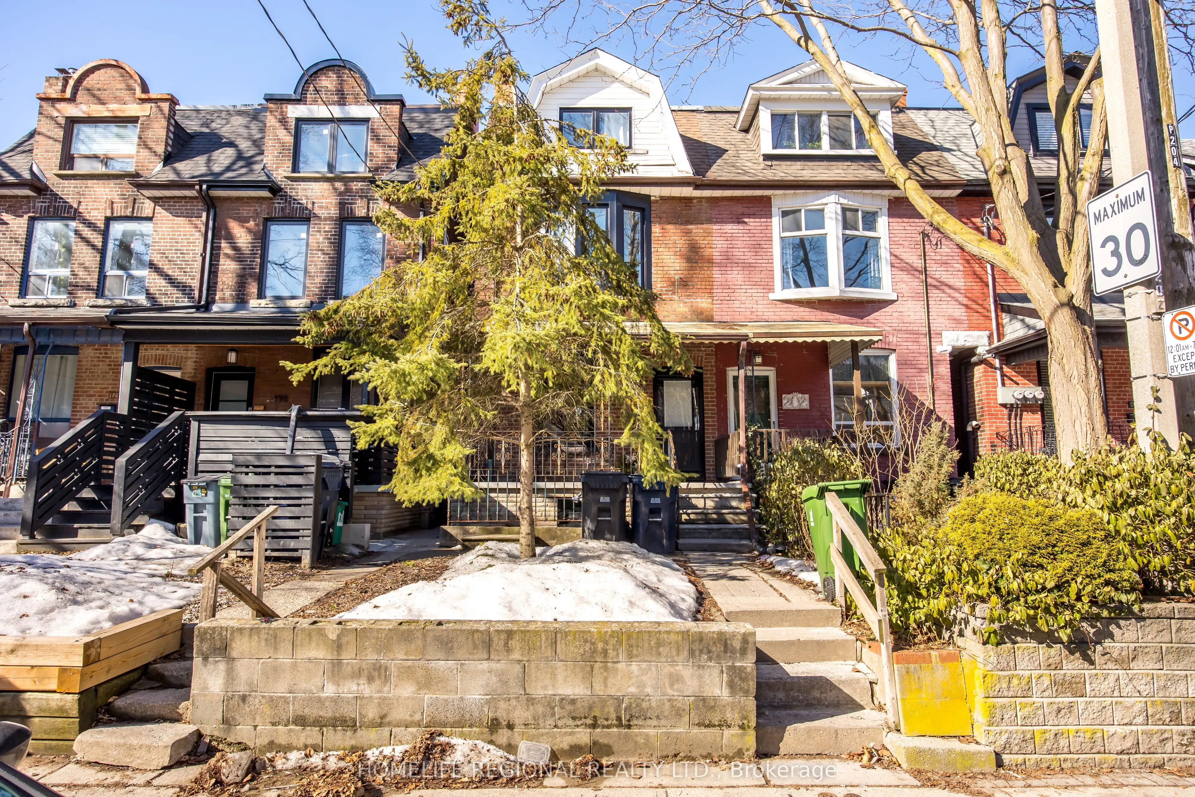 200 Roxton Road
