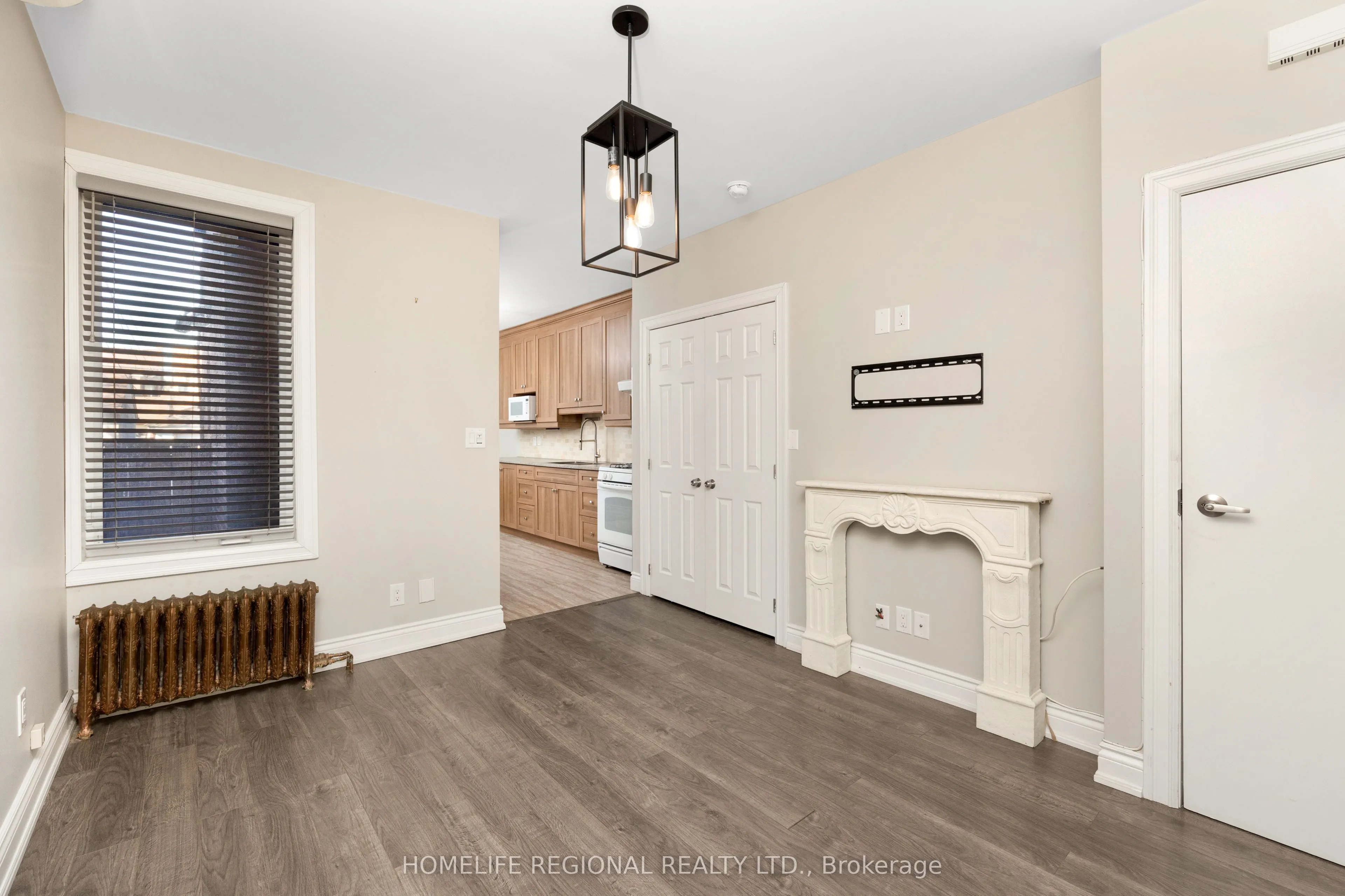 200 Roxton Road