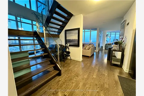 21 Iceboat Terrace #PH06