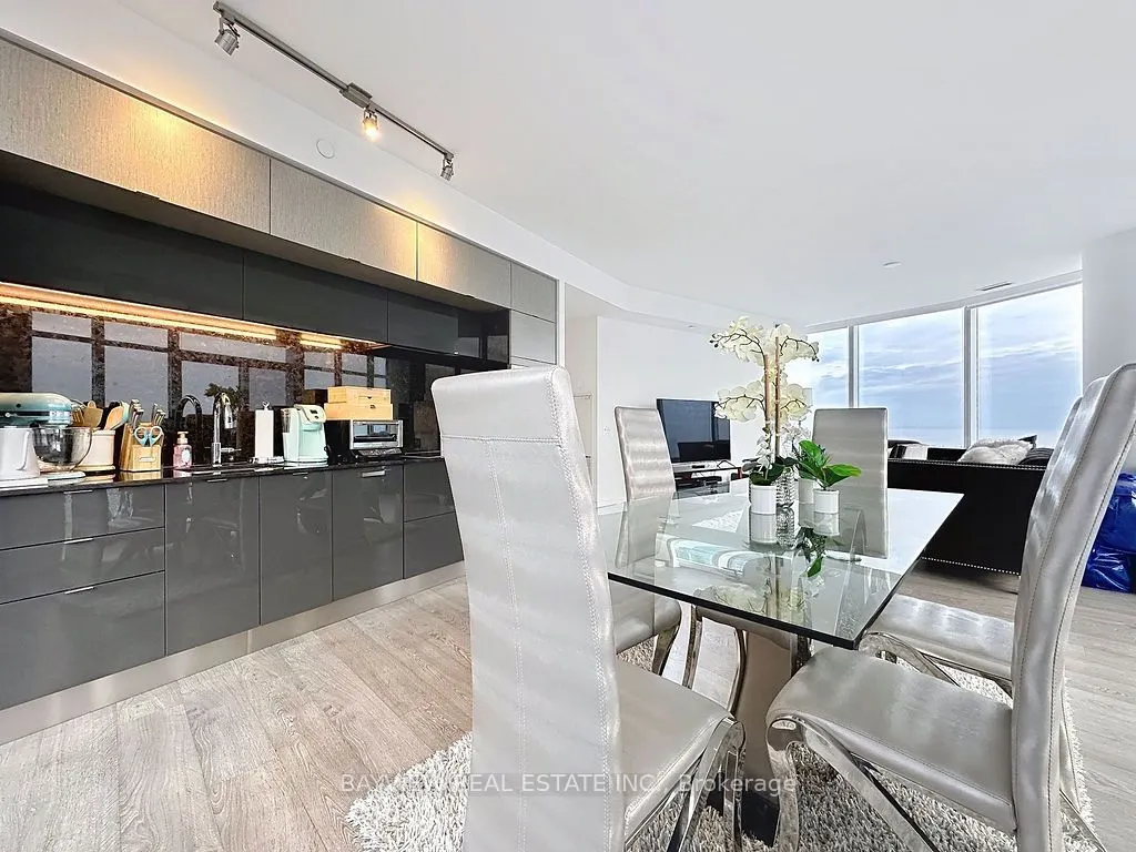 10 York Street #4110