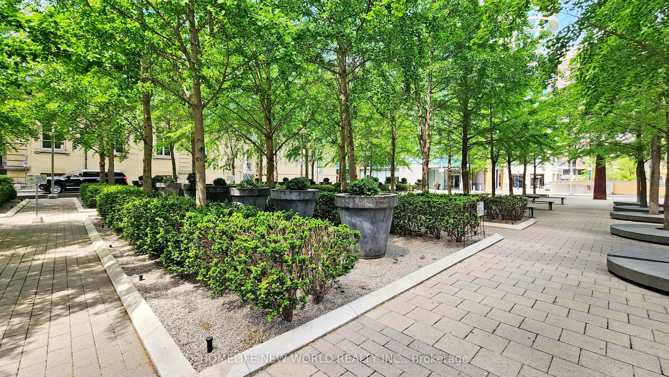 18 Yorkville Avenue #312