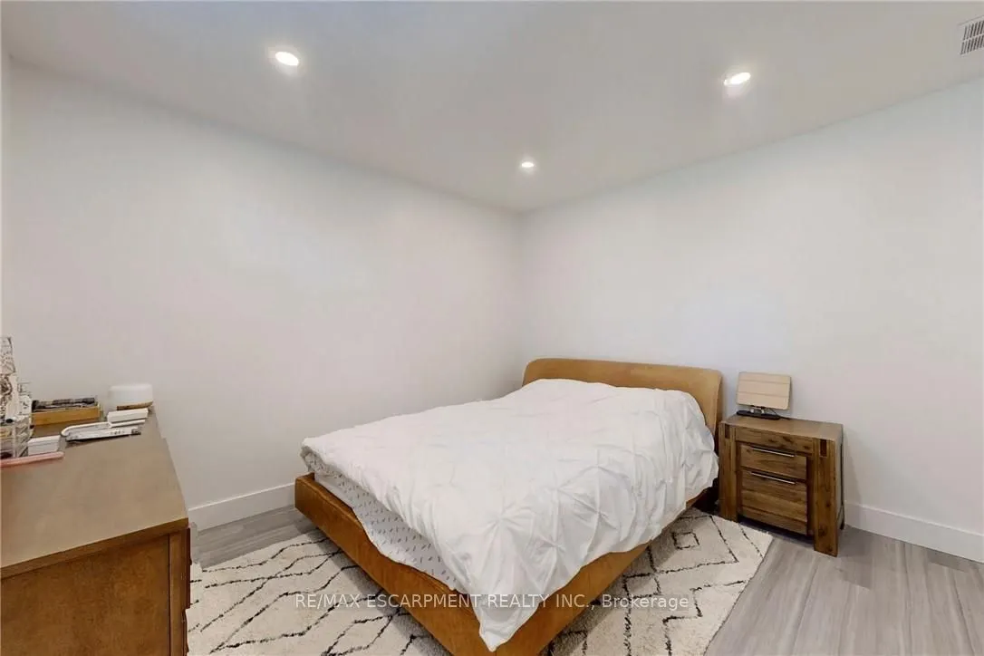 28 Dunsmore Gardens