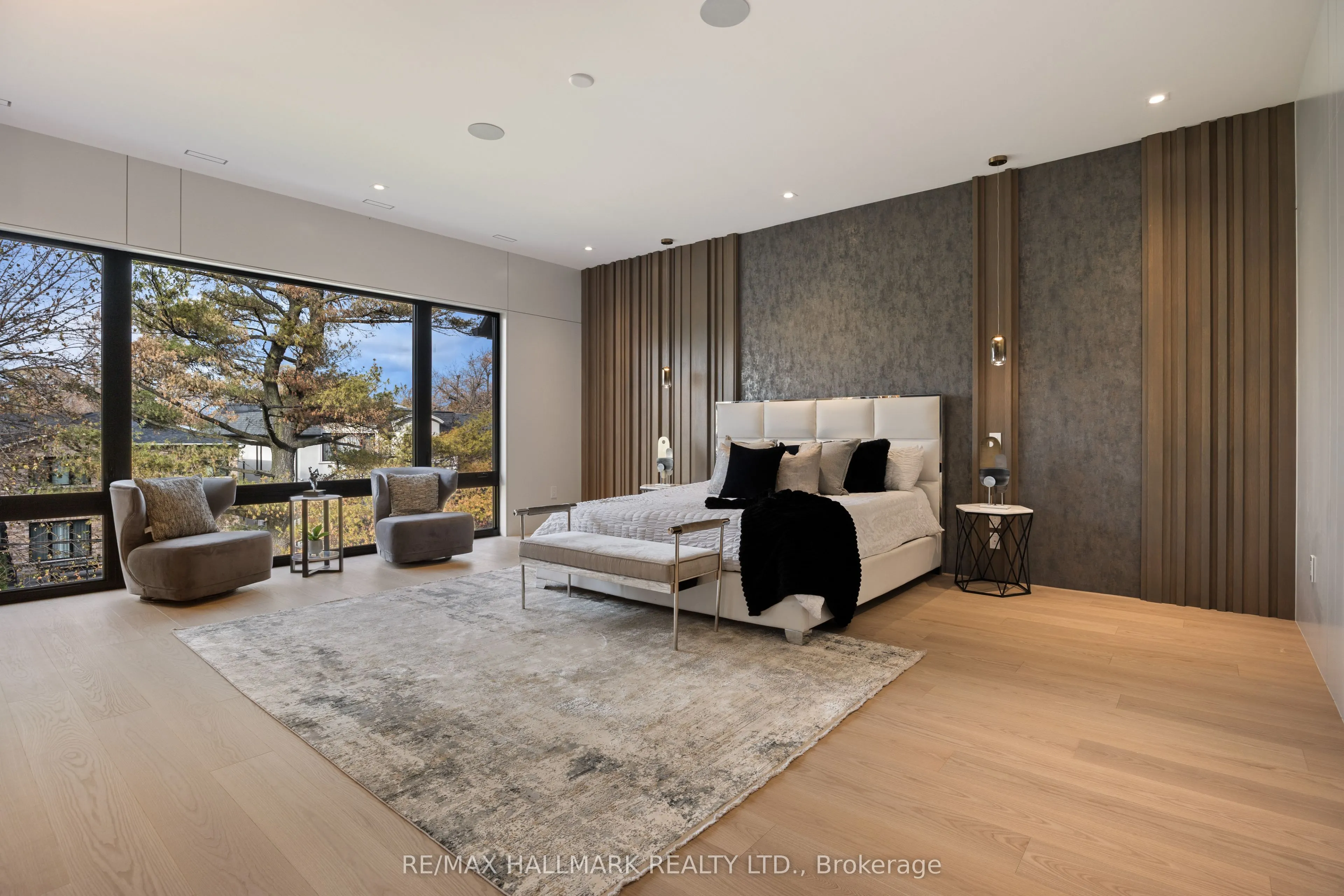 652 Bedford Park Avenue