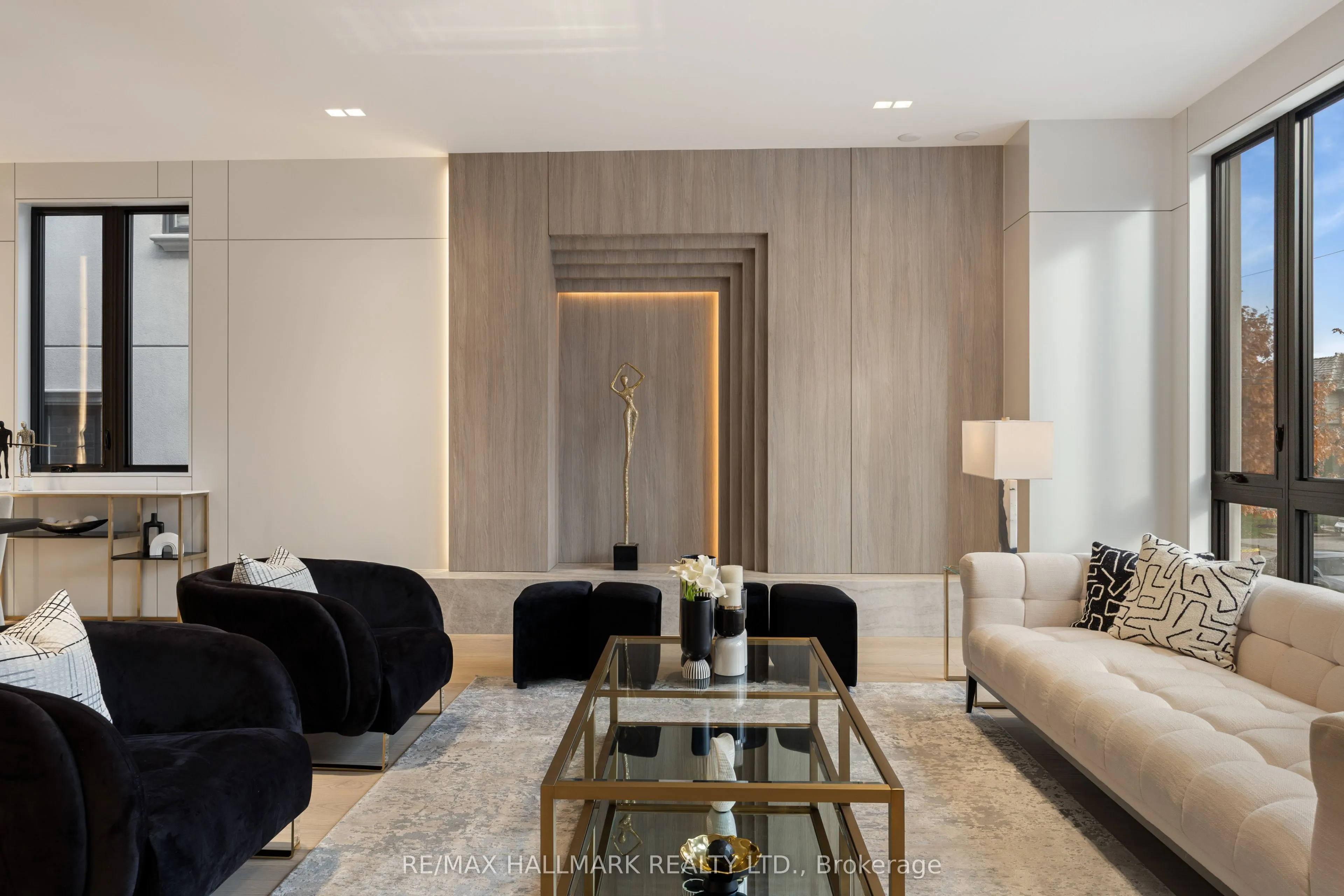 652 Bedford Park Avenue