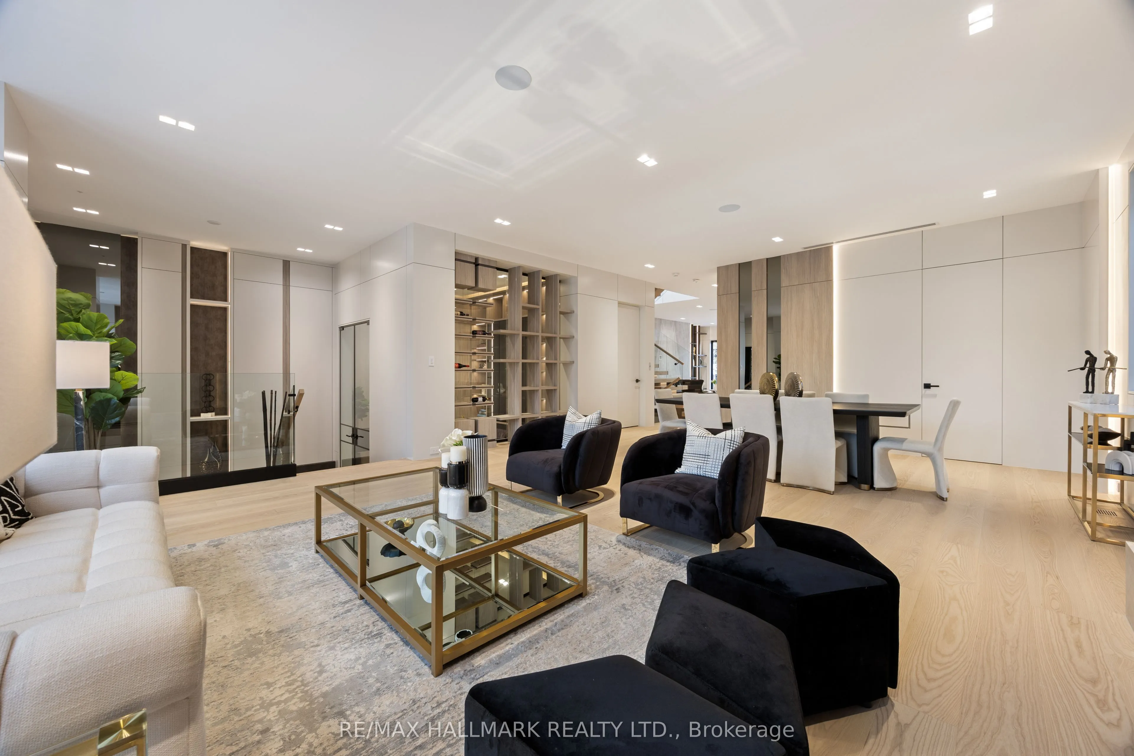 652 Bedford Park Avenue