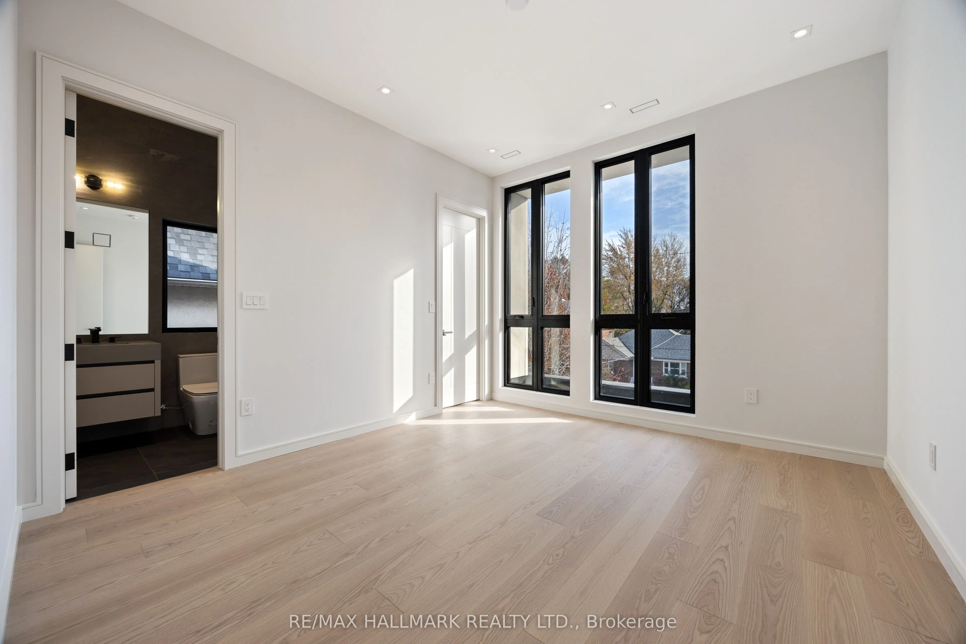 652 Bedford Park Avenue
