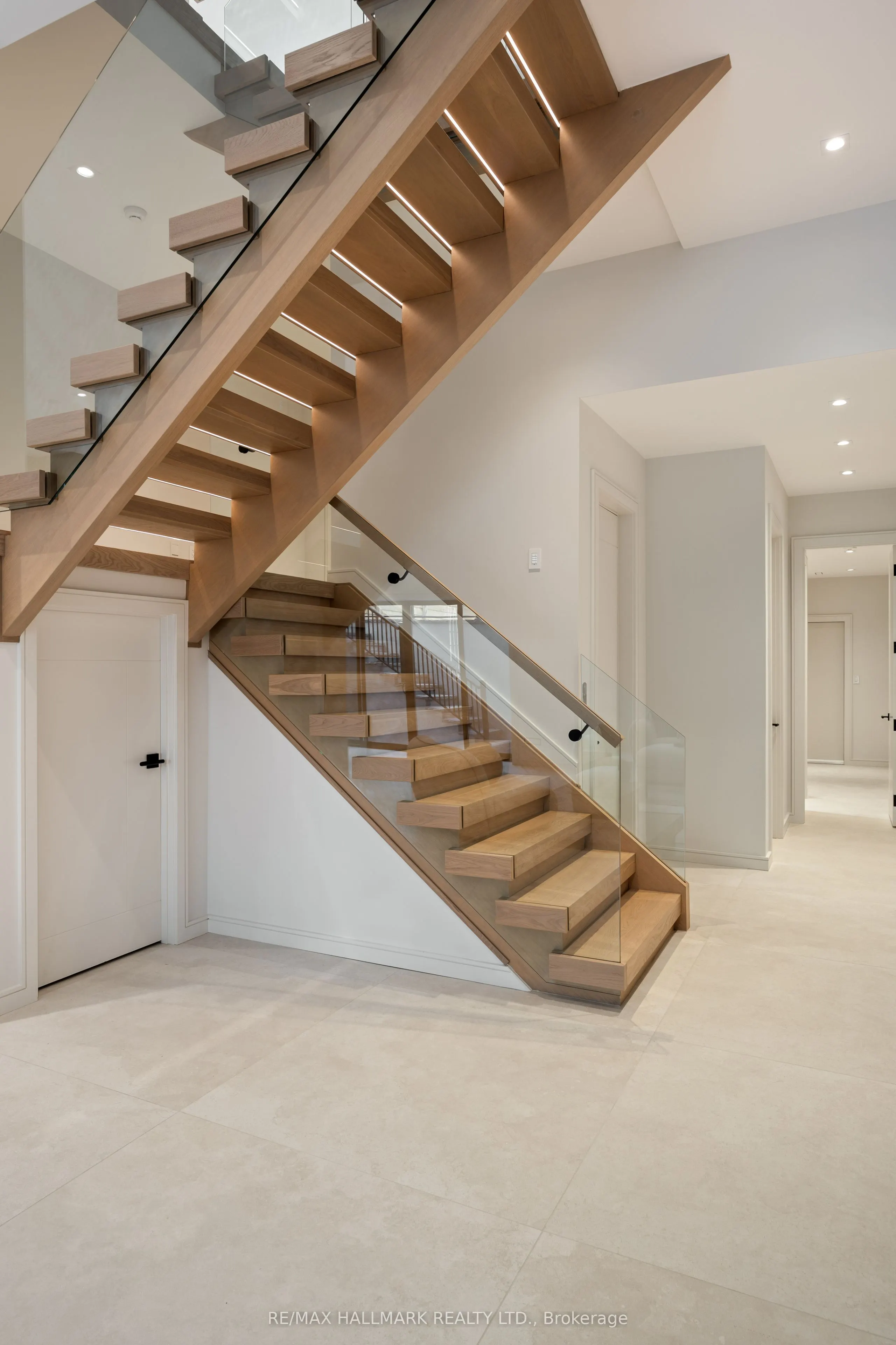 652 Bedford Park Avenue