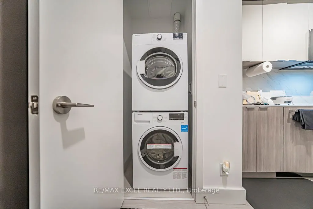 625 Sheppard Avenue E #302