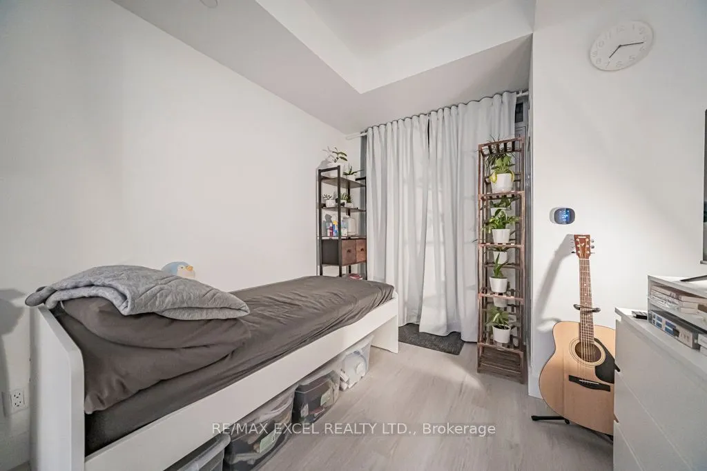 625 Sheppard Avenue E #302