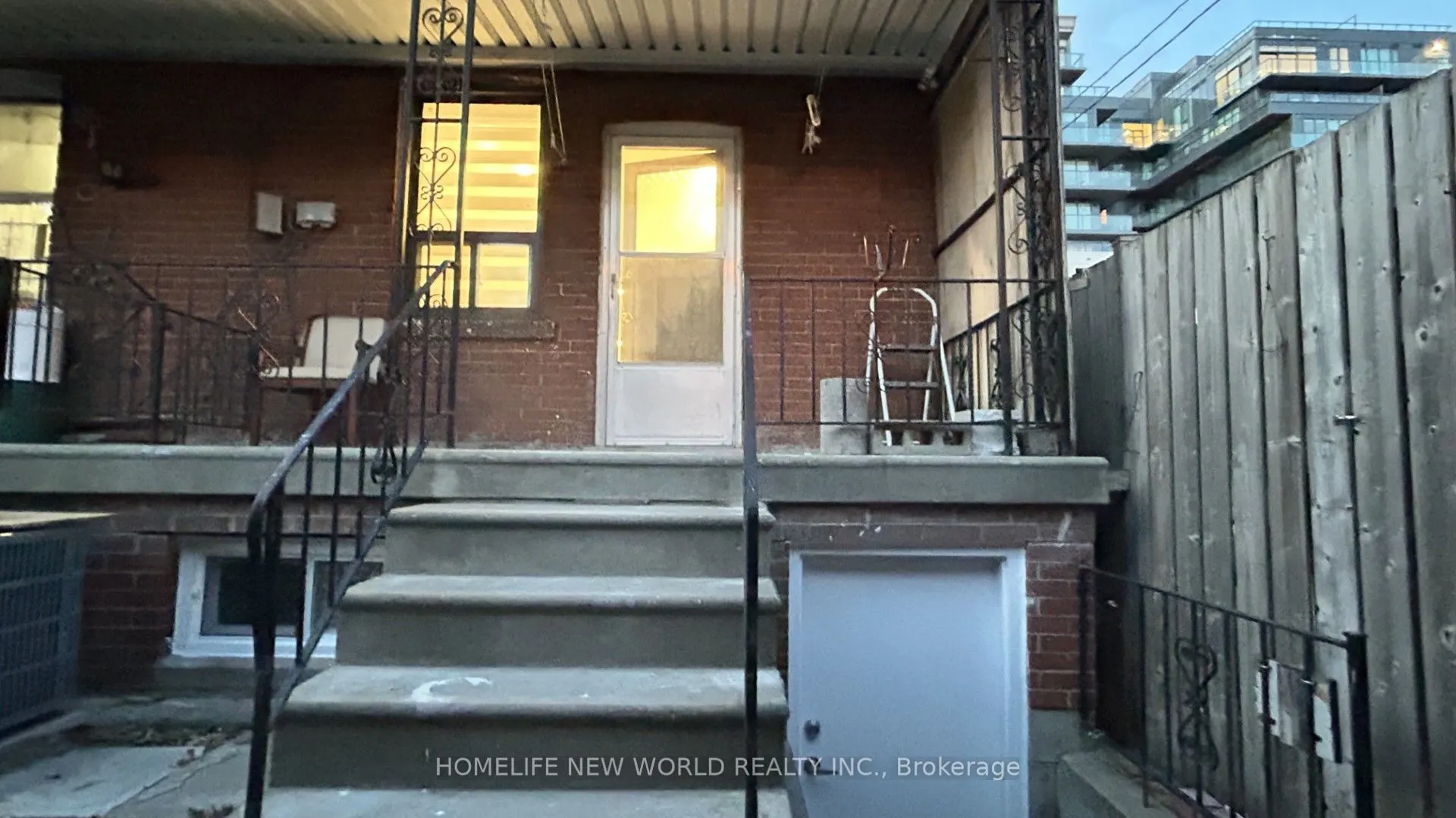 509 Dupont Street