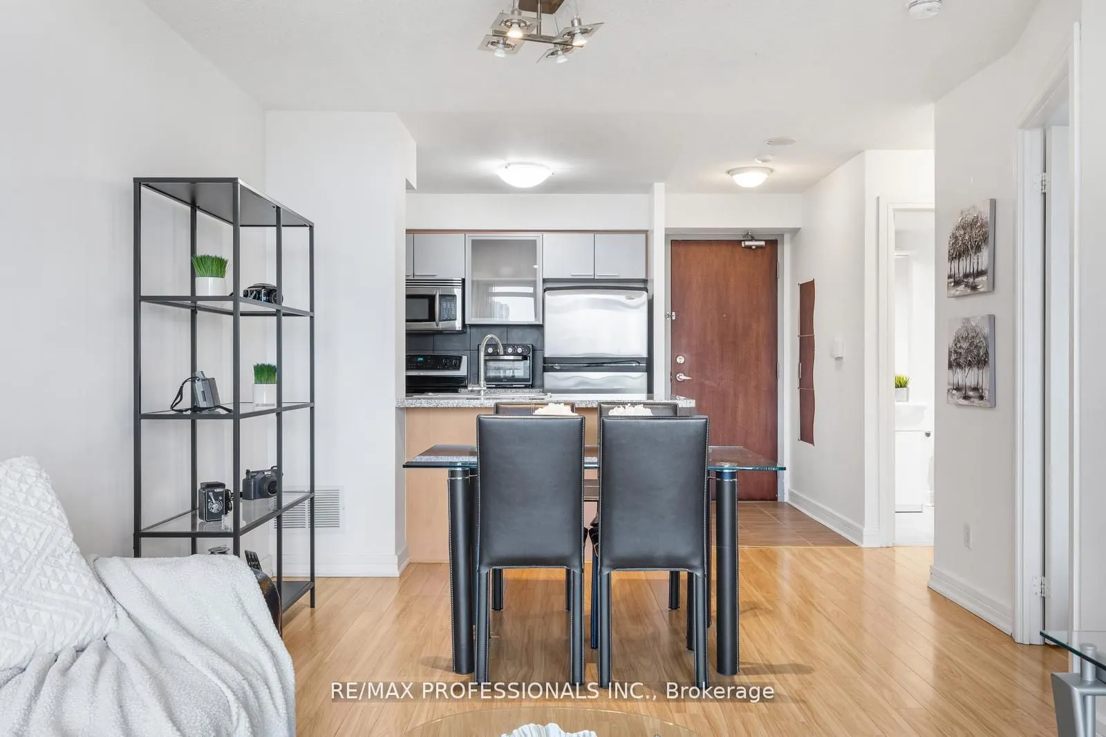 18 Harrison Garden Boulevard #706