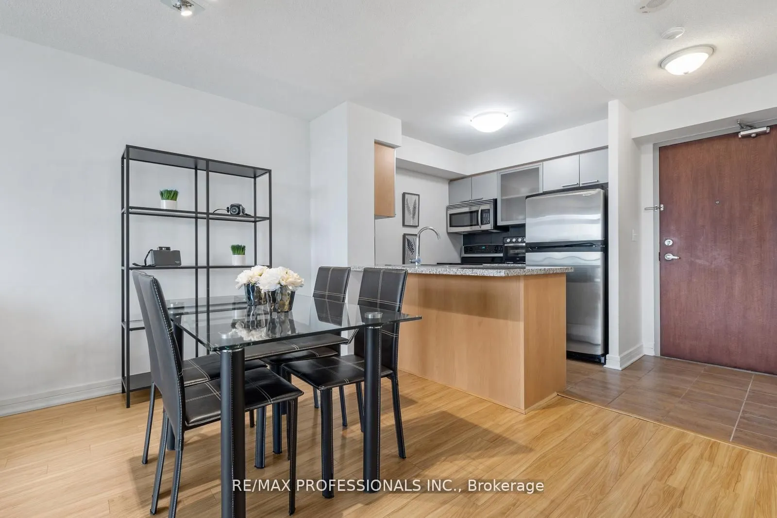 18 Harrison Garden Boulevard #706