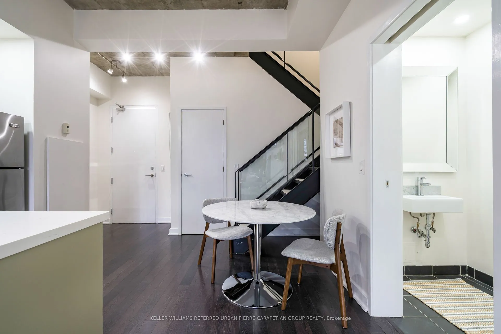 60 Bathurst Street #PH 1008