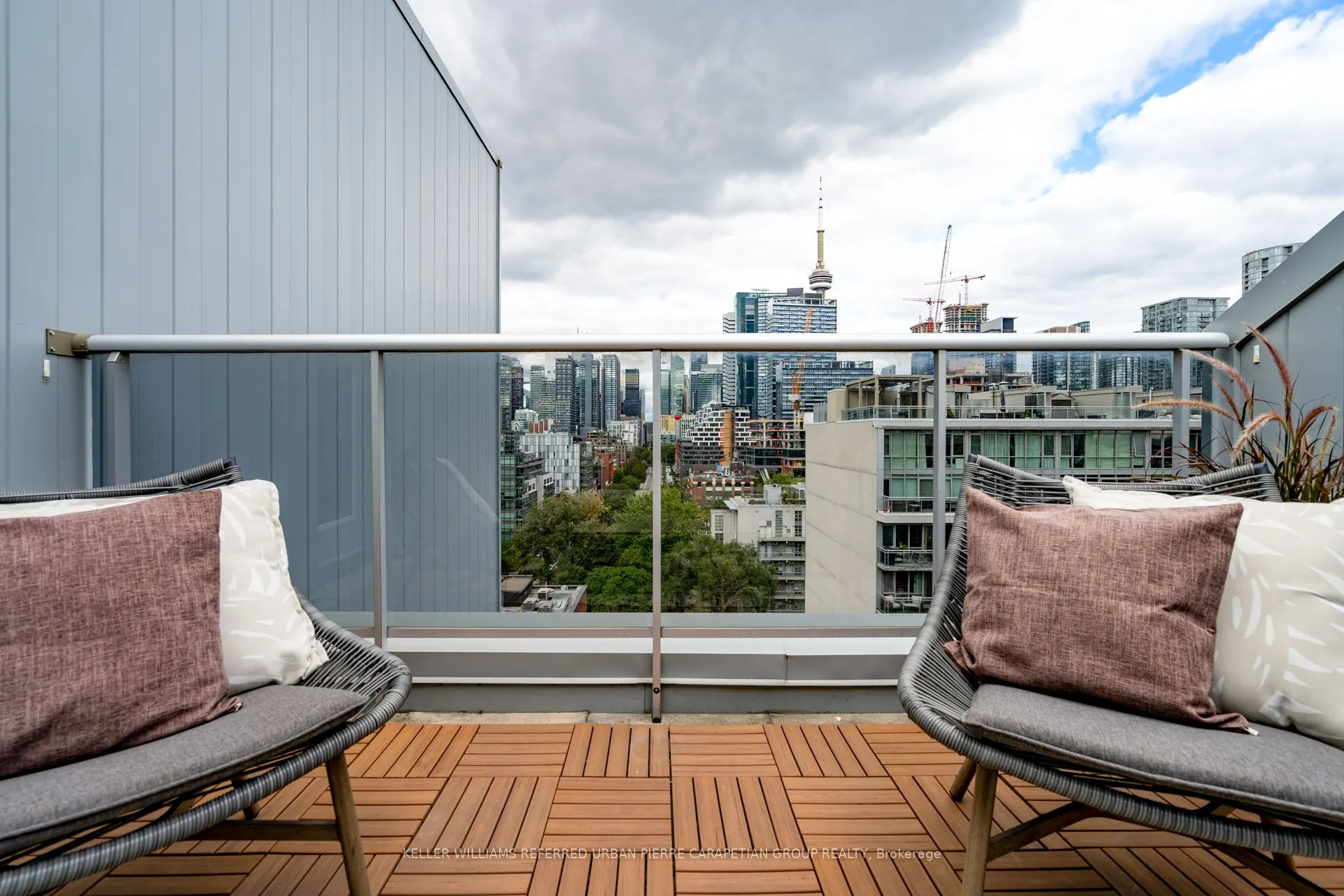 60 Bathurst Street #PH 1008