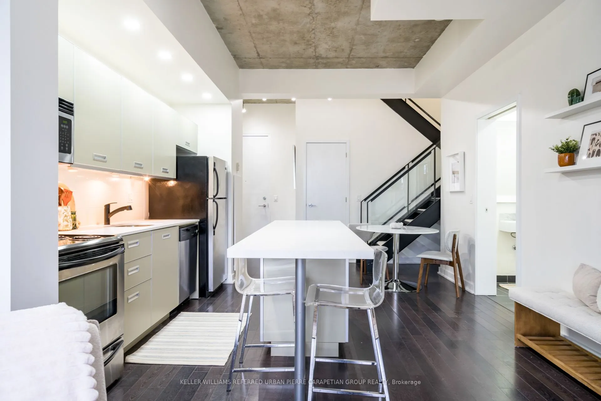 60 Bathurst Street #PH 1008
