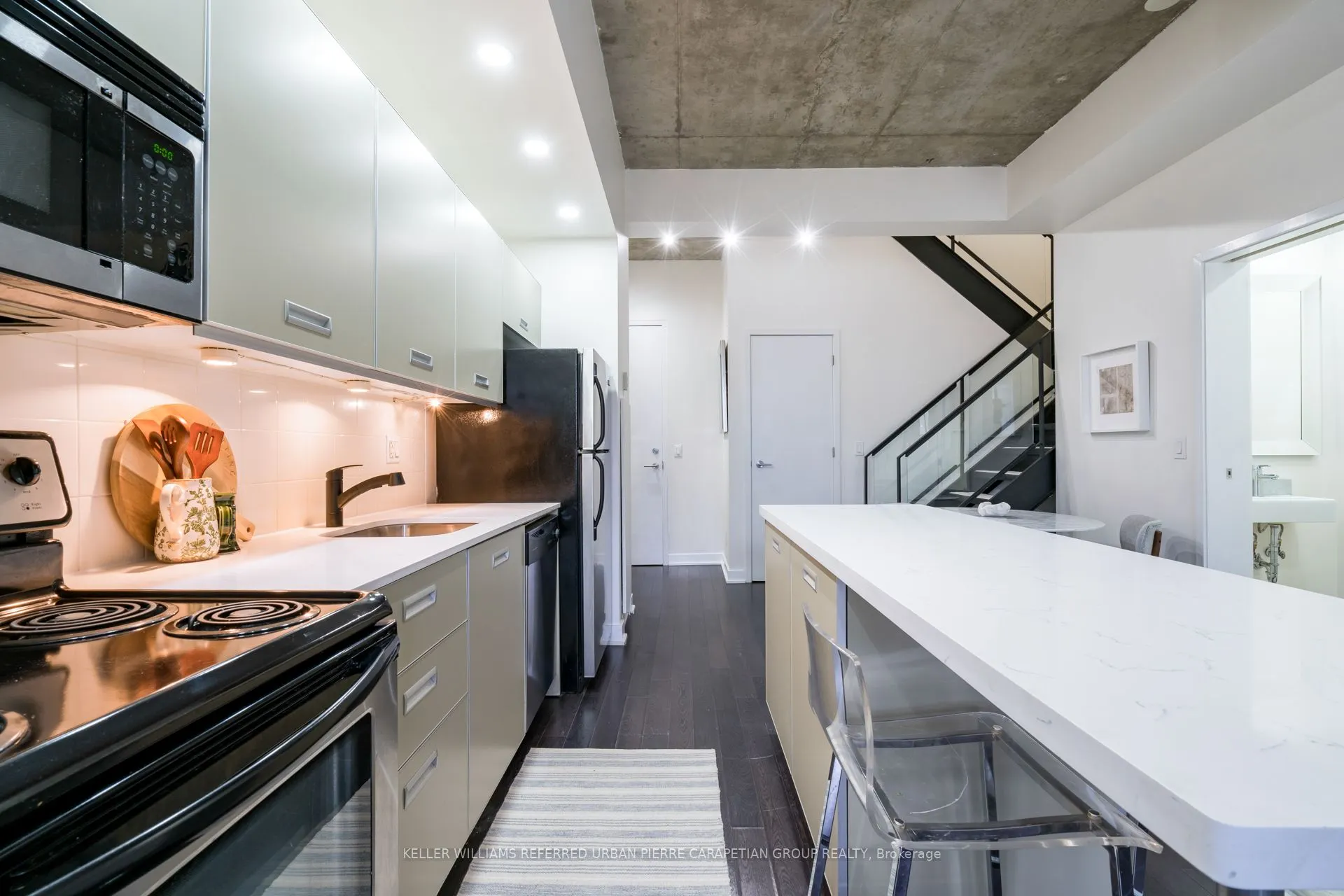 60 Bathurst Street #PH 1008