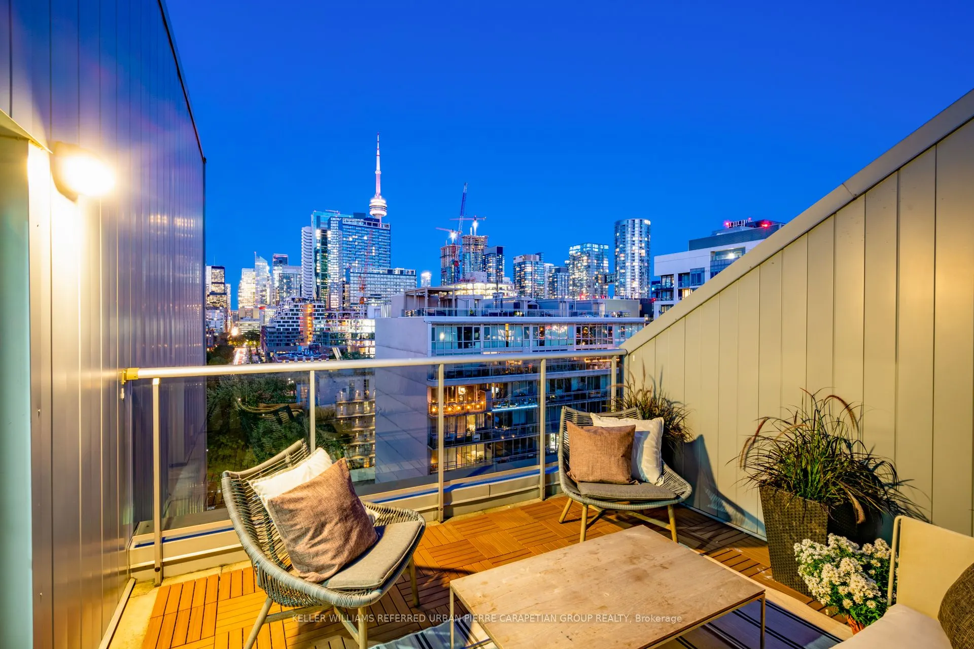 60 Bathurst Street #PH 1008