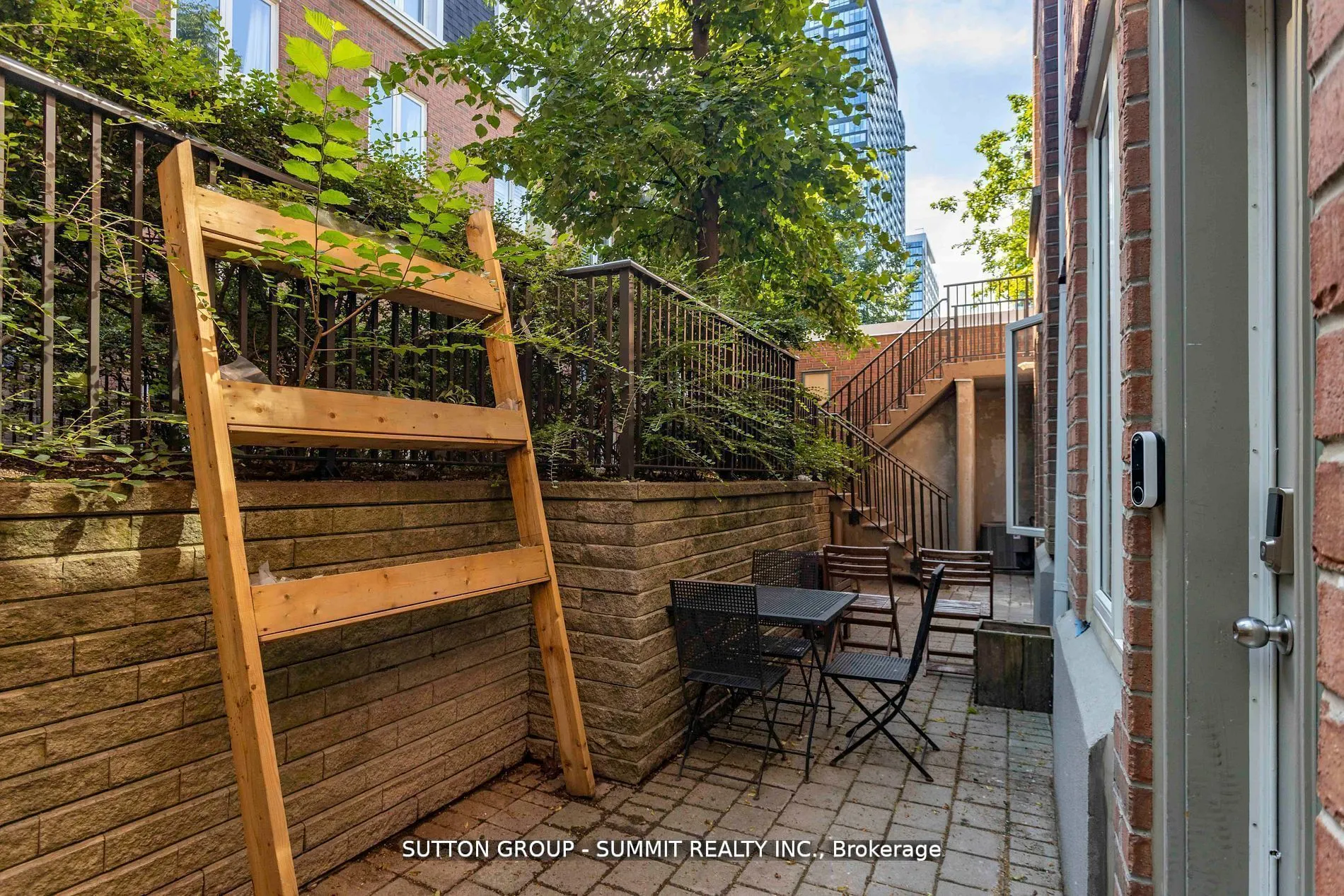 12 Douro Street #421