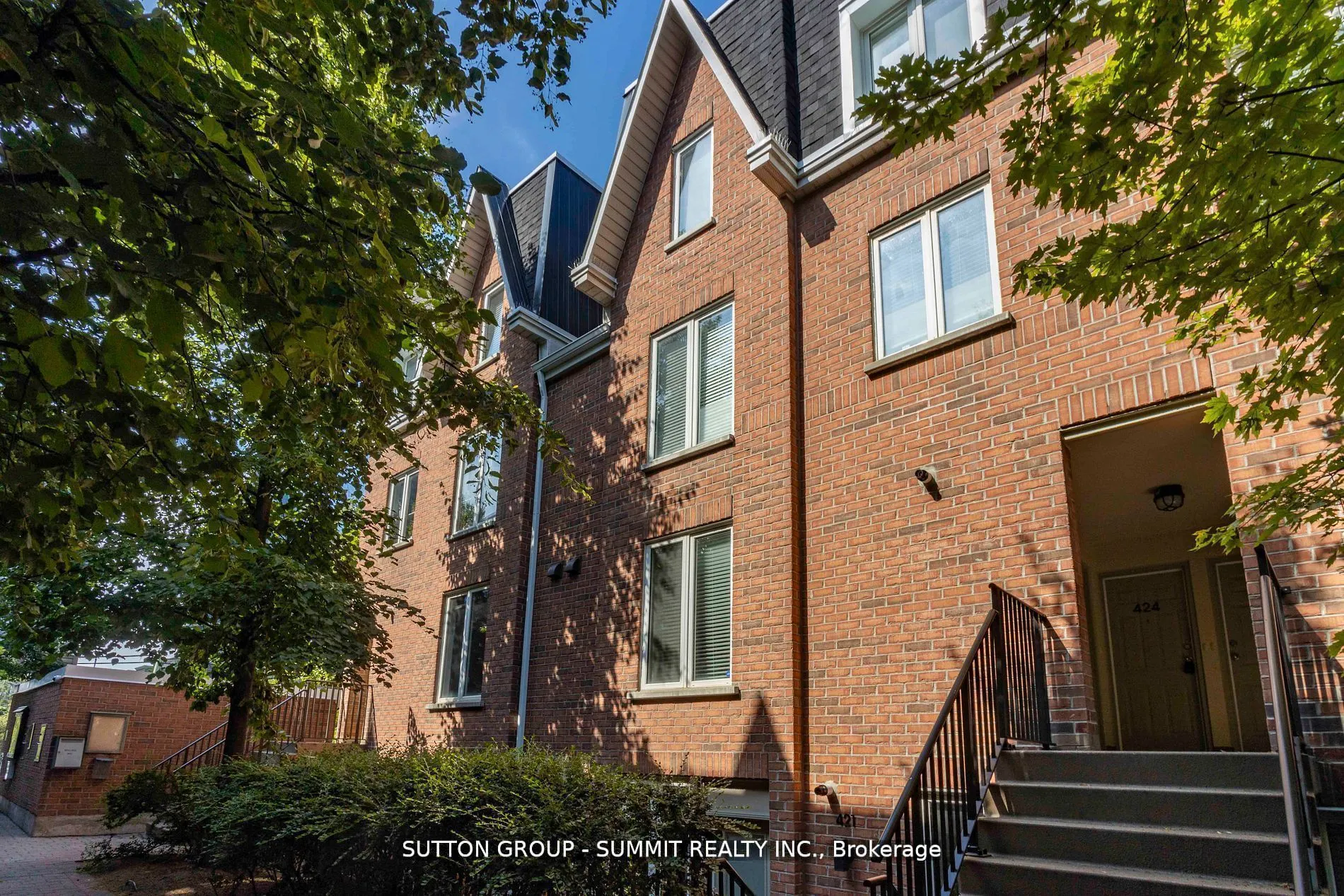 12 Douro Street #421