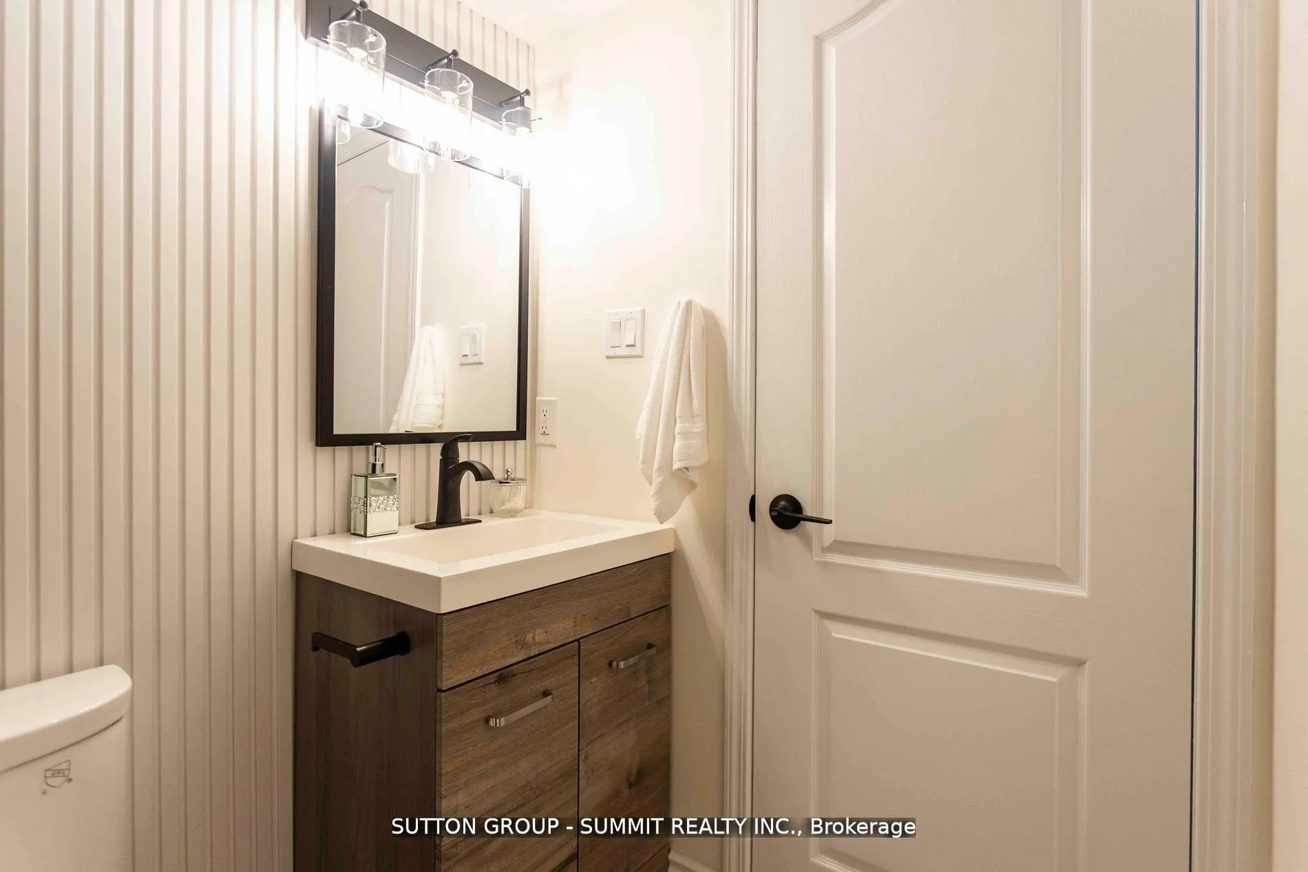 12 Douro Street #421
