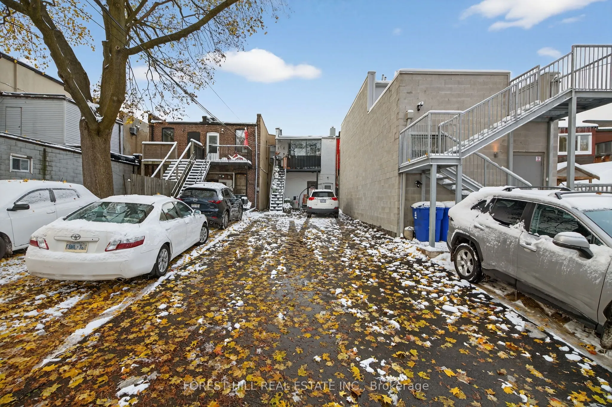 655 St Clair Avenue W