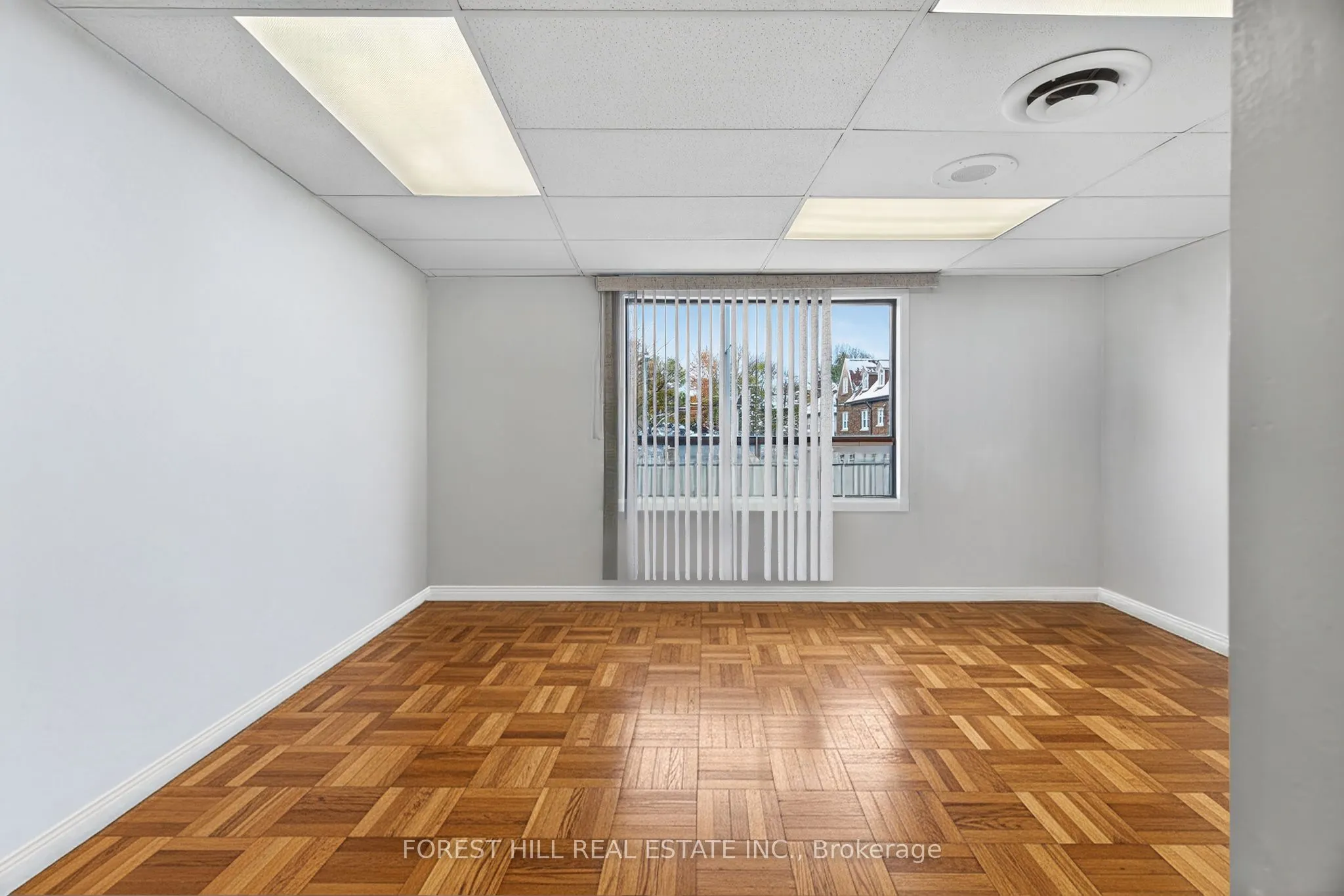 655 St Clair Avenue W