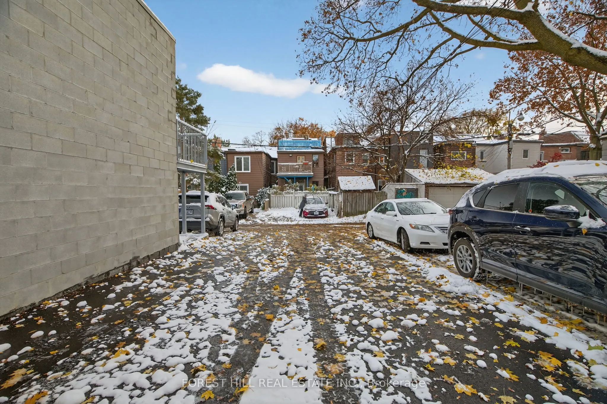655 St Clair Avenue W