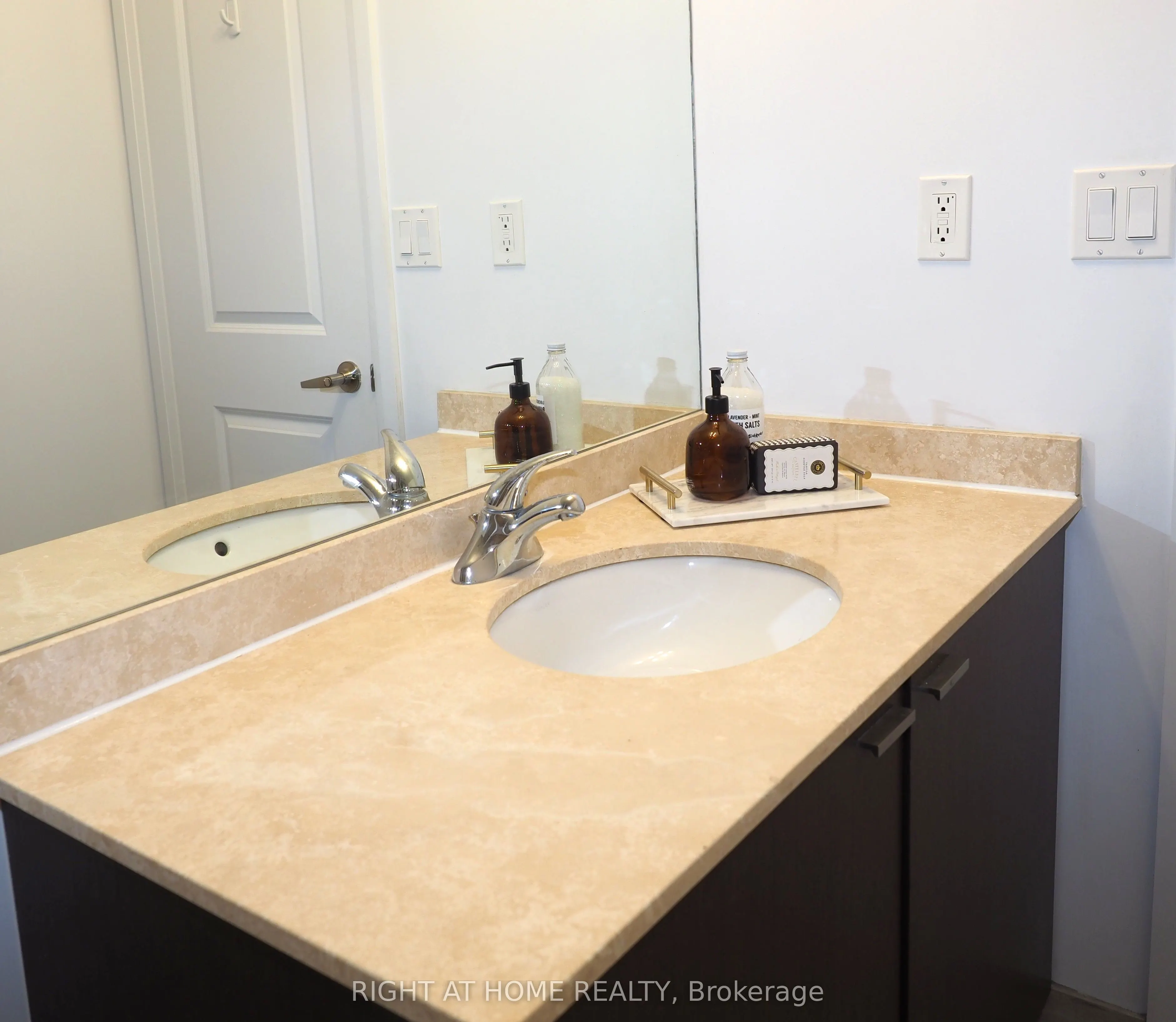 35 Hayden Street #1606