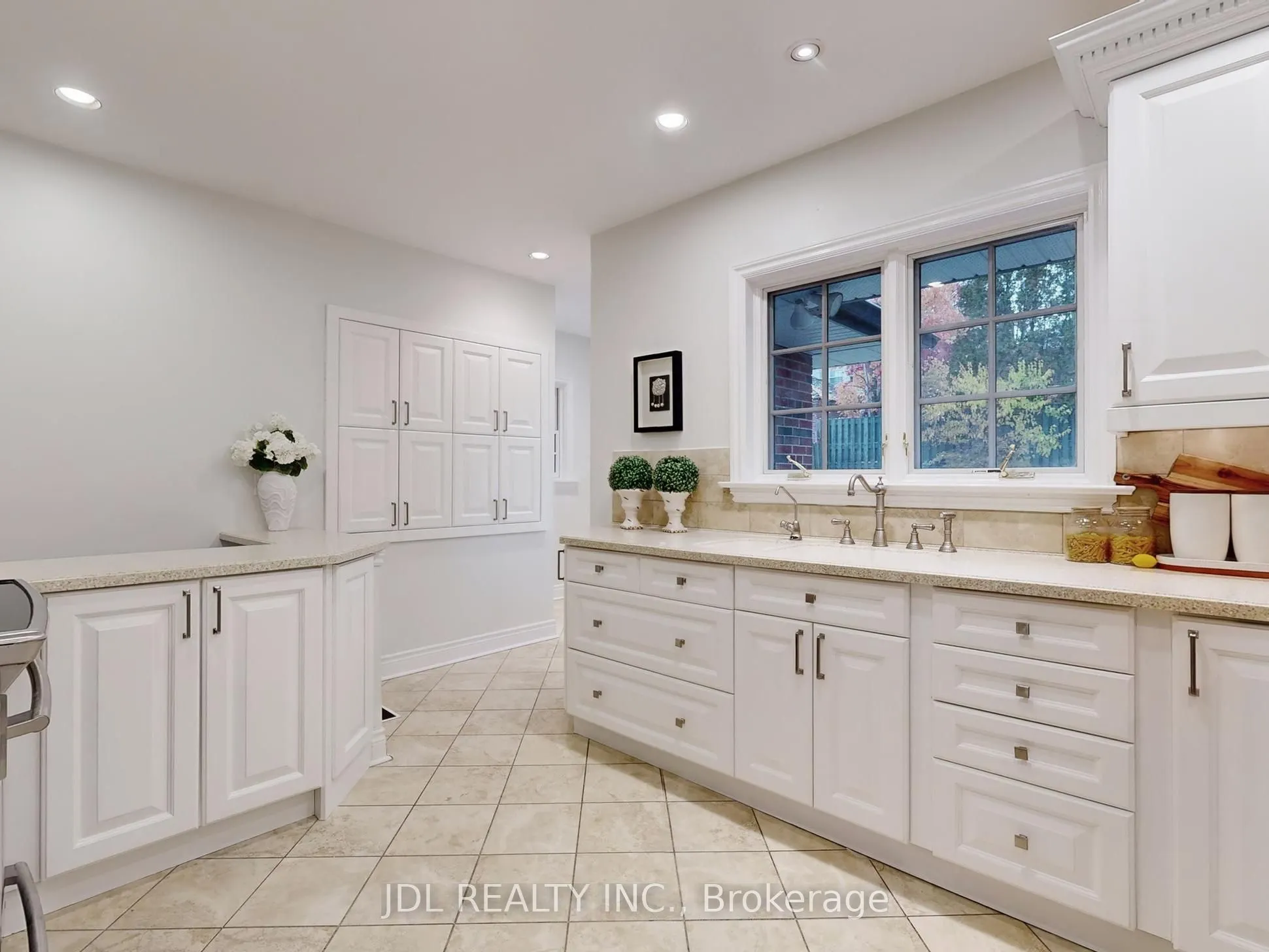 530 Blythwood Road